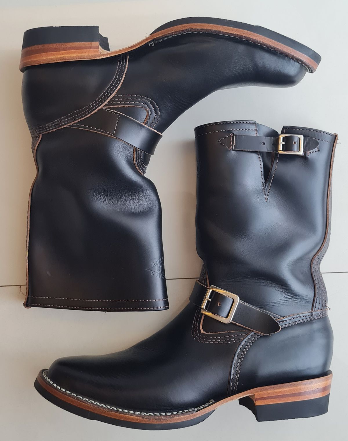 Photo by Littlewood555 on October 2, 2023 of the Wesco Mister Lou in Horween Black Chromexcel Horsehide.