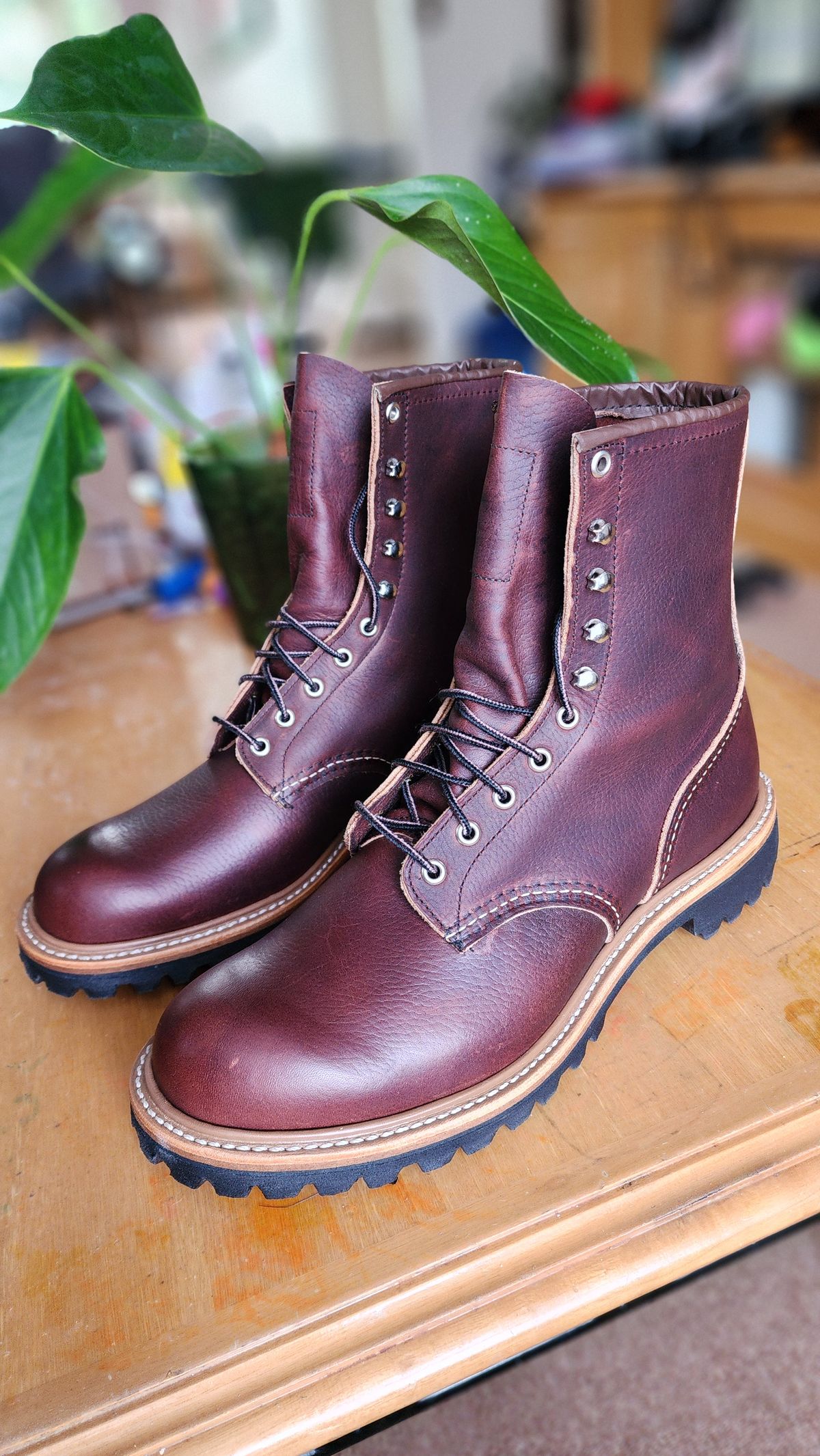 Photo by Littlewood555 on November 2, 2025 of the Red Wing 4585 120th Anniversary Logger Boot Briar Oil Slick in S.B. Foot Briar Oil Slick.