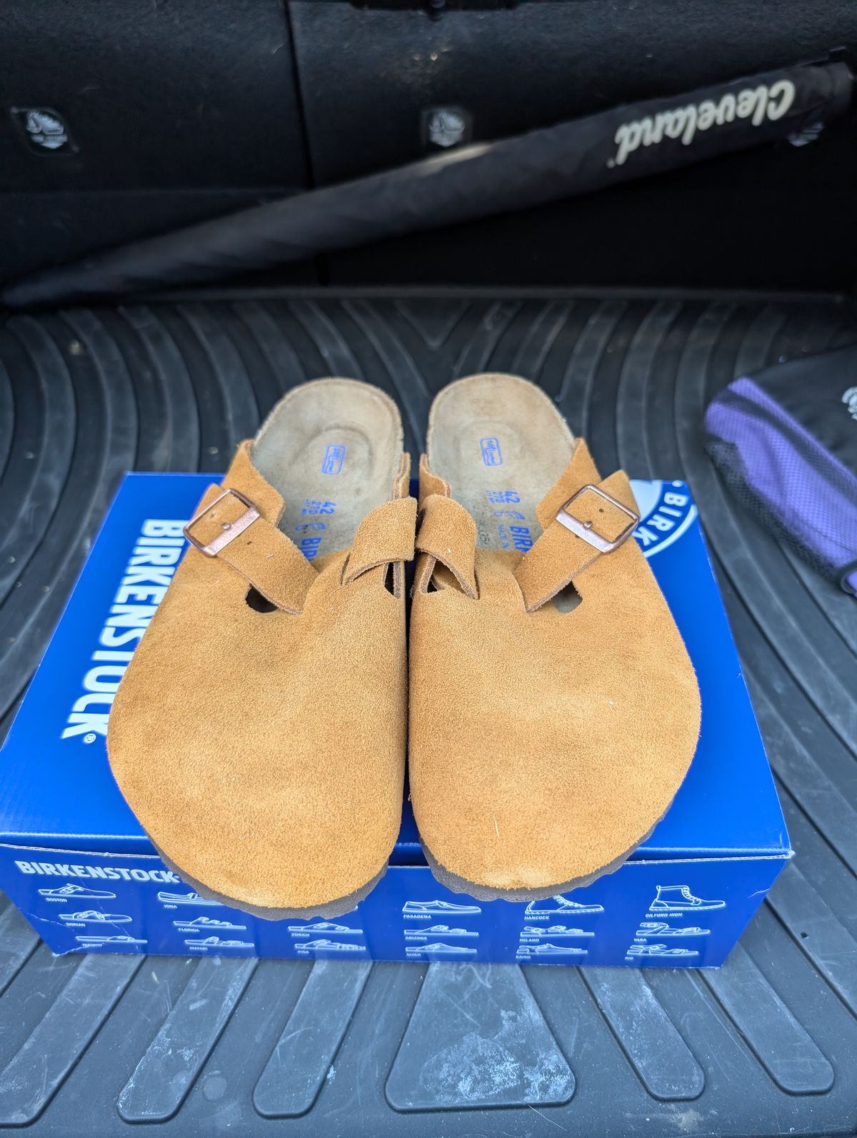 Photo by cross on November 3, 2024 of the Birkenstock Boston in Mink Suede.