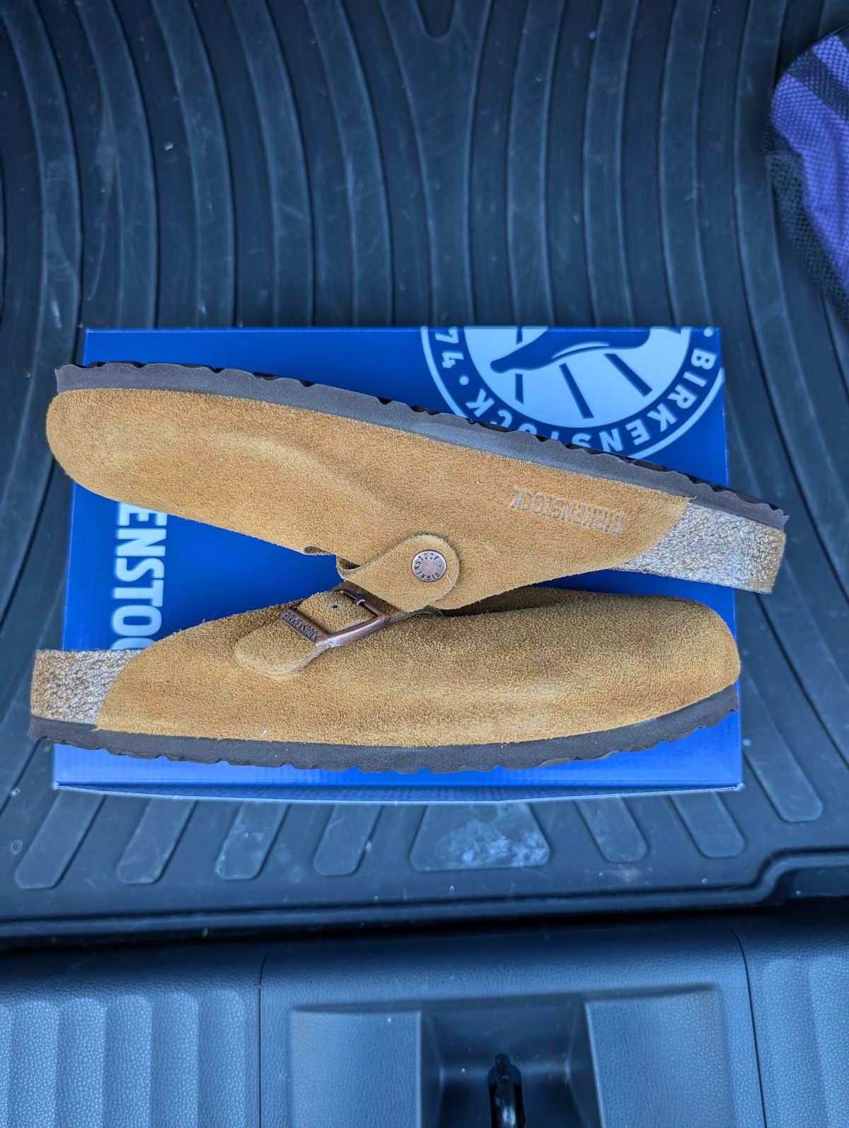 Photo by cross on November 3, 2024 of the Birkenstock Boston in Mink Suede.