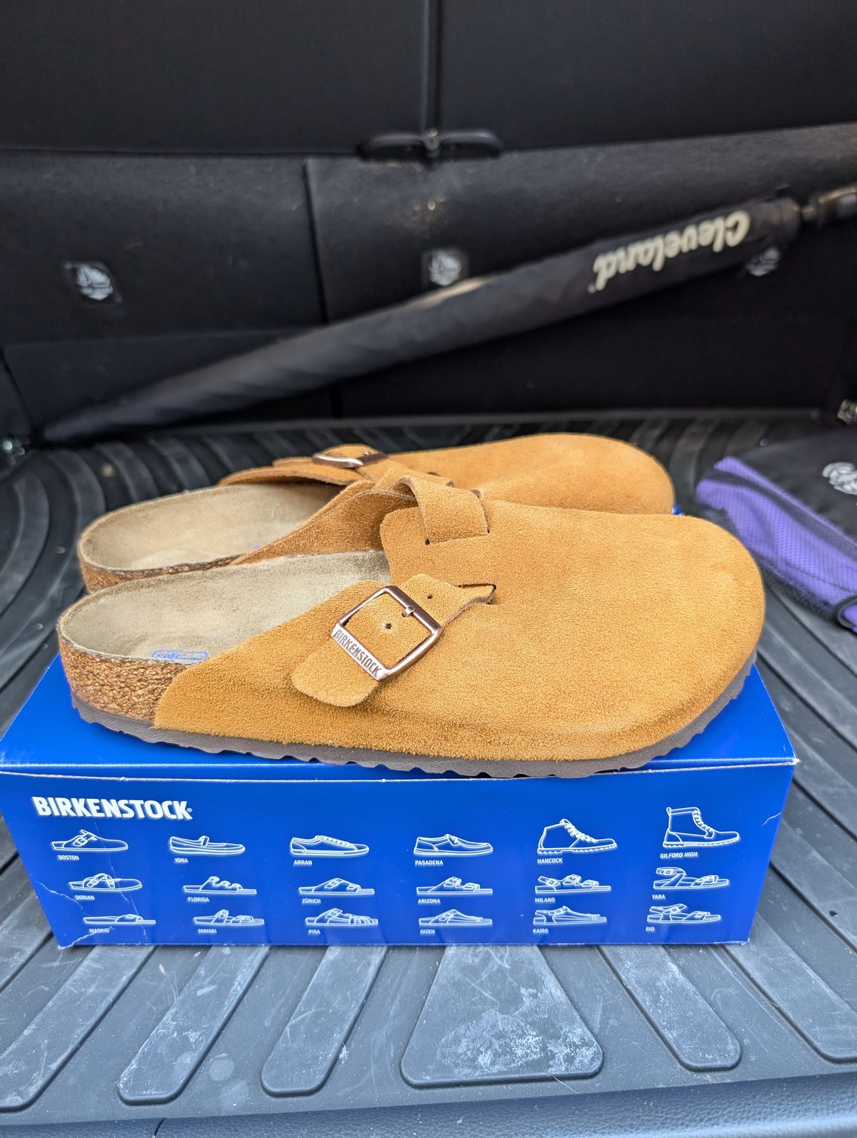 Photo by cross on November 3, 2024 of the Birkenstock Boston in Mink Suede.