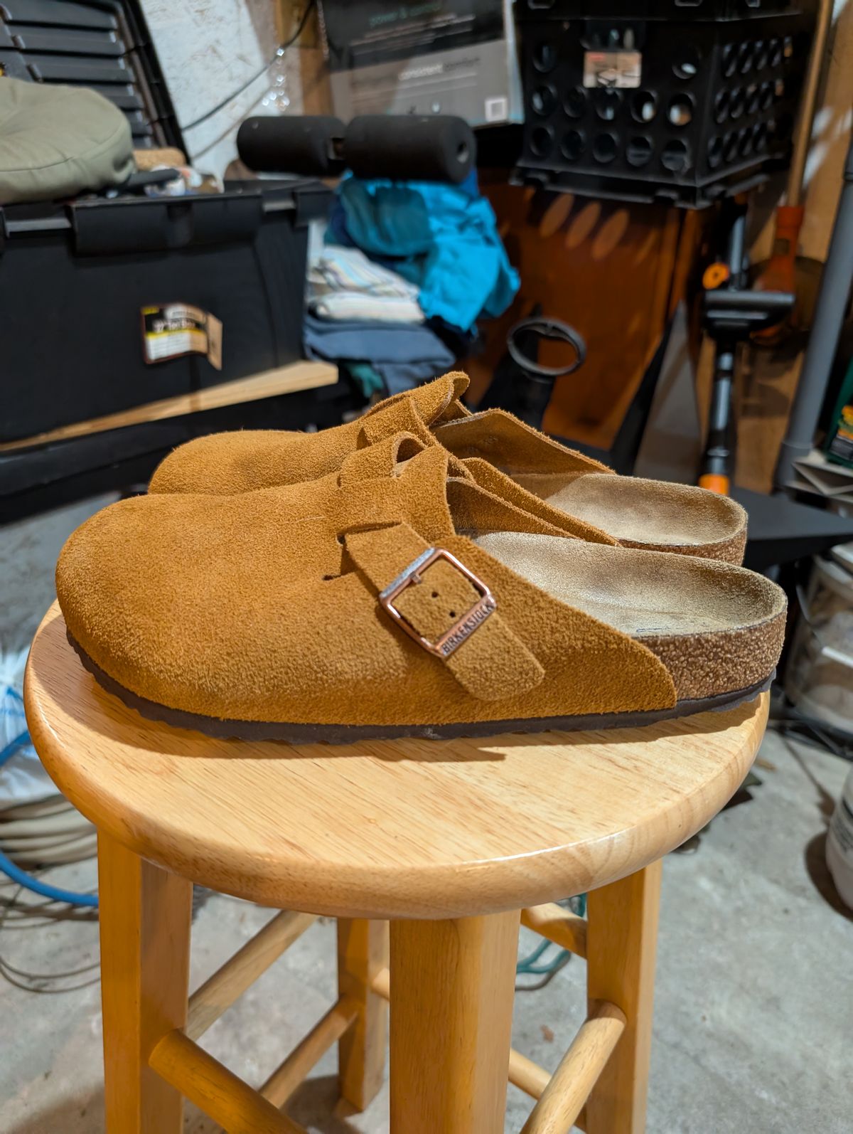 Photo by cross on December 5, 2024 of the Birkenstock Boston in Mink Suede.