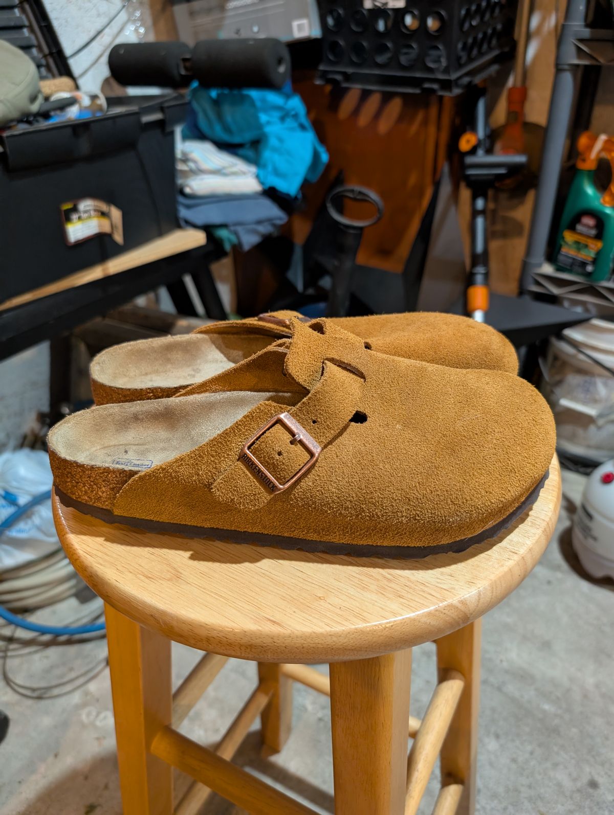 Photo by cross on December 5, 2024 of the Birkenstock Boston in Mink Suede.