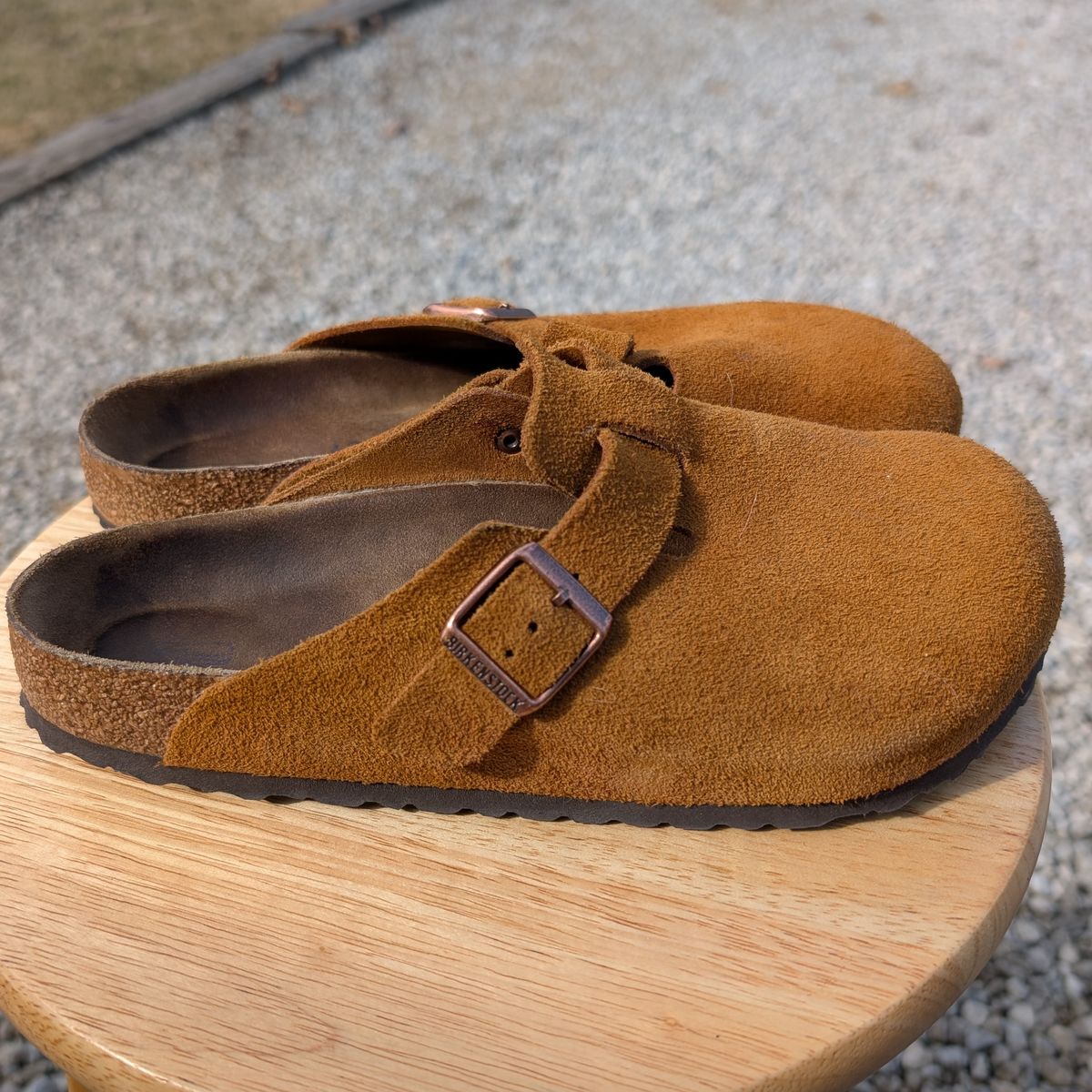 Photo by cross on March 1, 2025 of the Birkenstock Boston in Mink Suede.