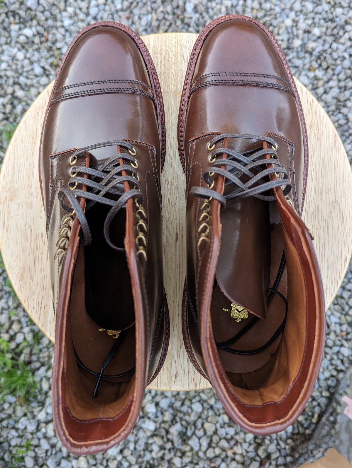 Photo by cross on November 6, 2023 of the Alden x Stitchdown Stitchup 3 in Horween Ravello Shell Cordovan.