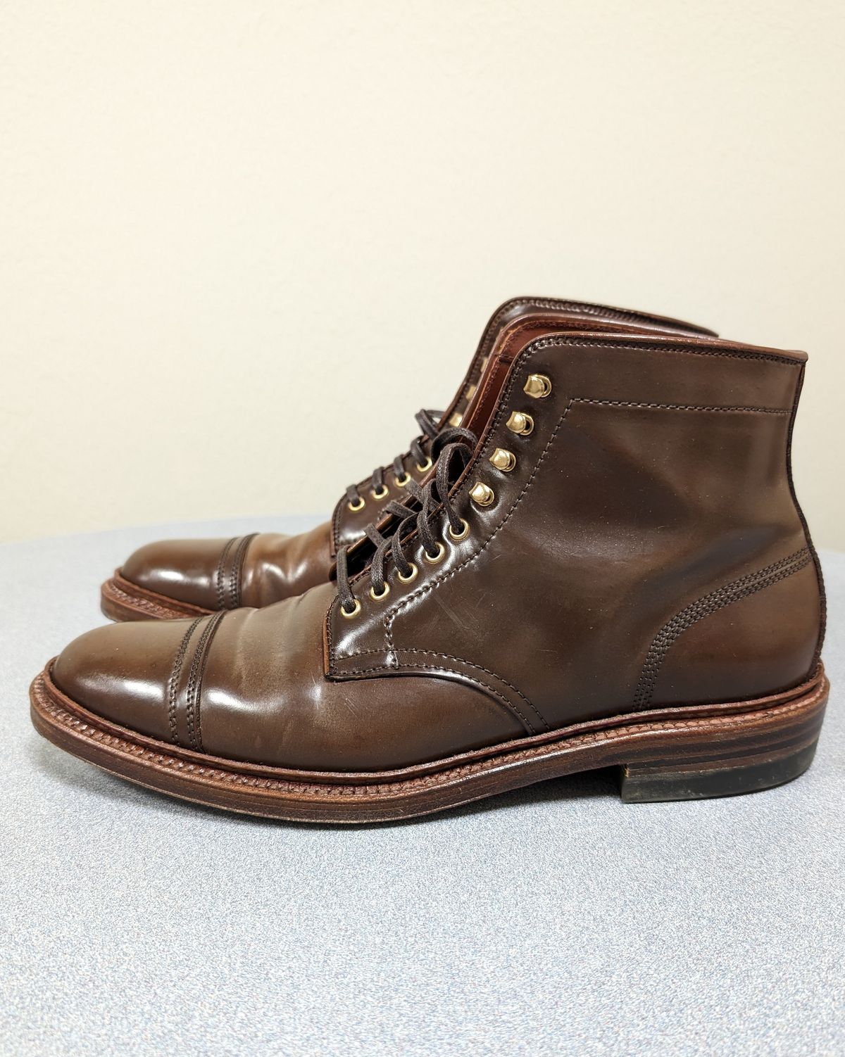 Photo by cross on December 5, 2023 of the Alden x Stitchdown Stitchup 3 in Horween Ravello Shell Cordovan.
