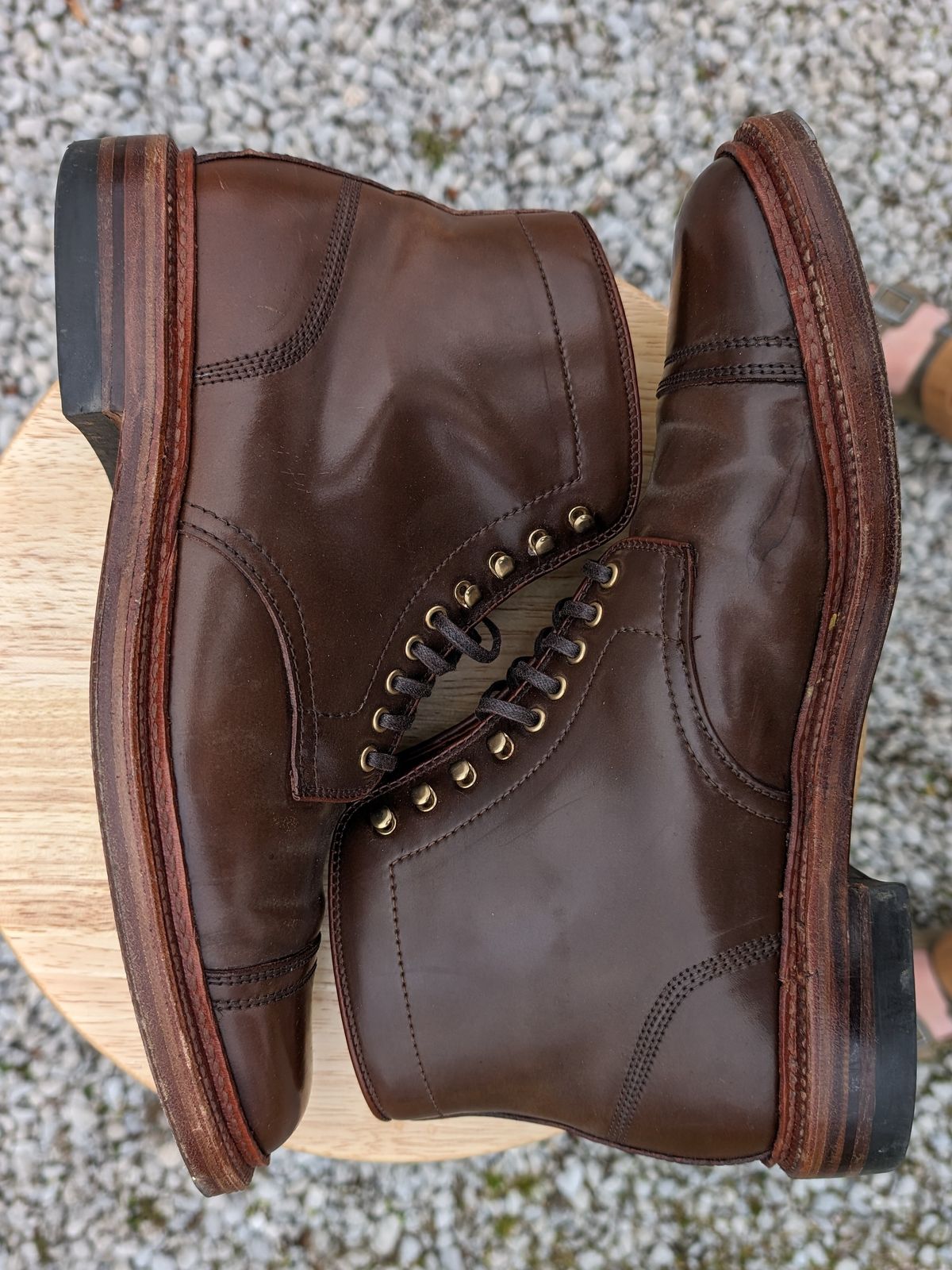 Photo by cross on January 2, 2024 of the Alden x Stitchdown Stitchup 3 in Horween Ravello Shell Cordovan.