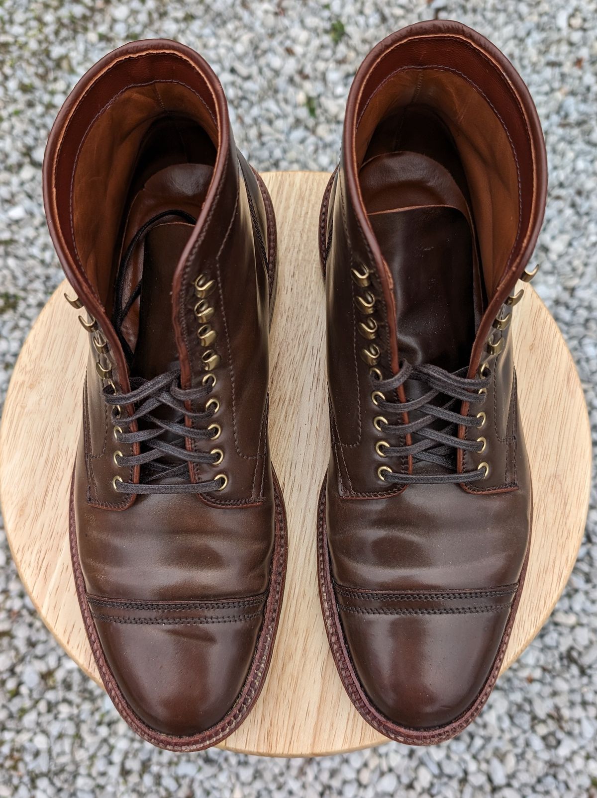 Photo by cross on January 2, 2024 of the Alden x Stitchdown Stitchup 3 in Horween Ravello Shell Cordovan.