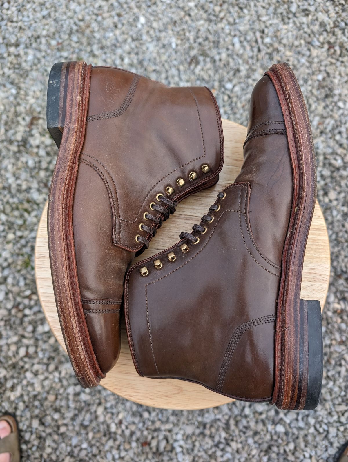 Photo by cross on March 4, 2024 of the Alden x Stitchdown Stitchup 3 in Horween Ravello Shell Cordovan.