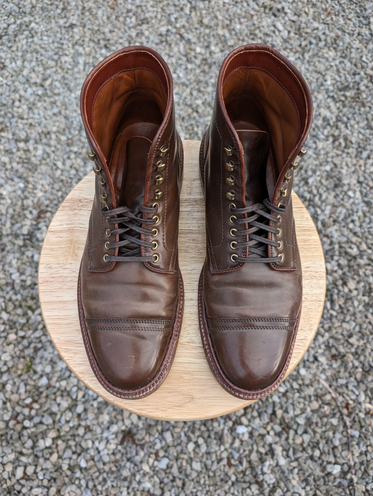 Photo by cross on March 4, 2024 of the Alden x Stitchdown Stitchup 3 in Horween Ravello Shell Cordovan.