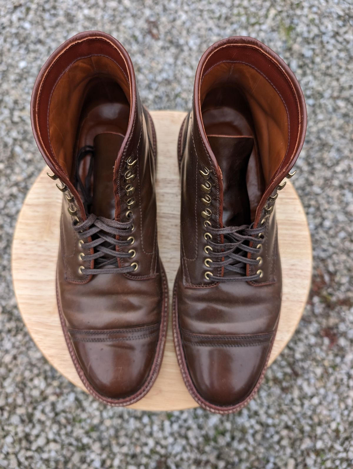 Photo by cross on April 4, 2024 of the Alden x Stitchdown Stitchup 3 in Horween Ravello Shell Cordovan.
