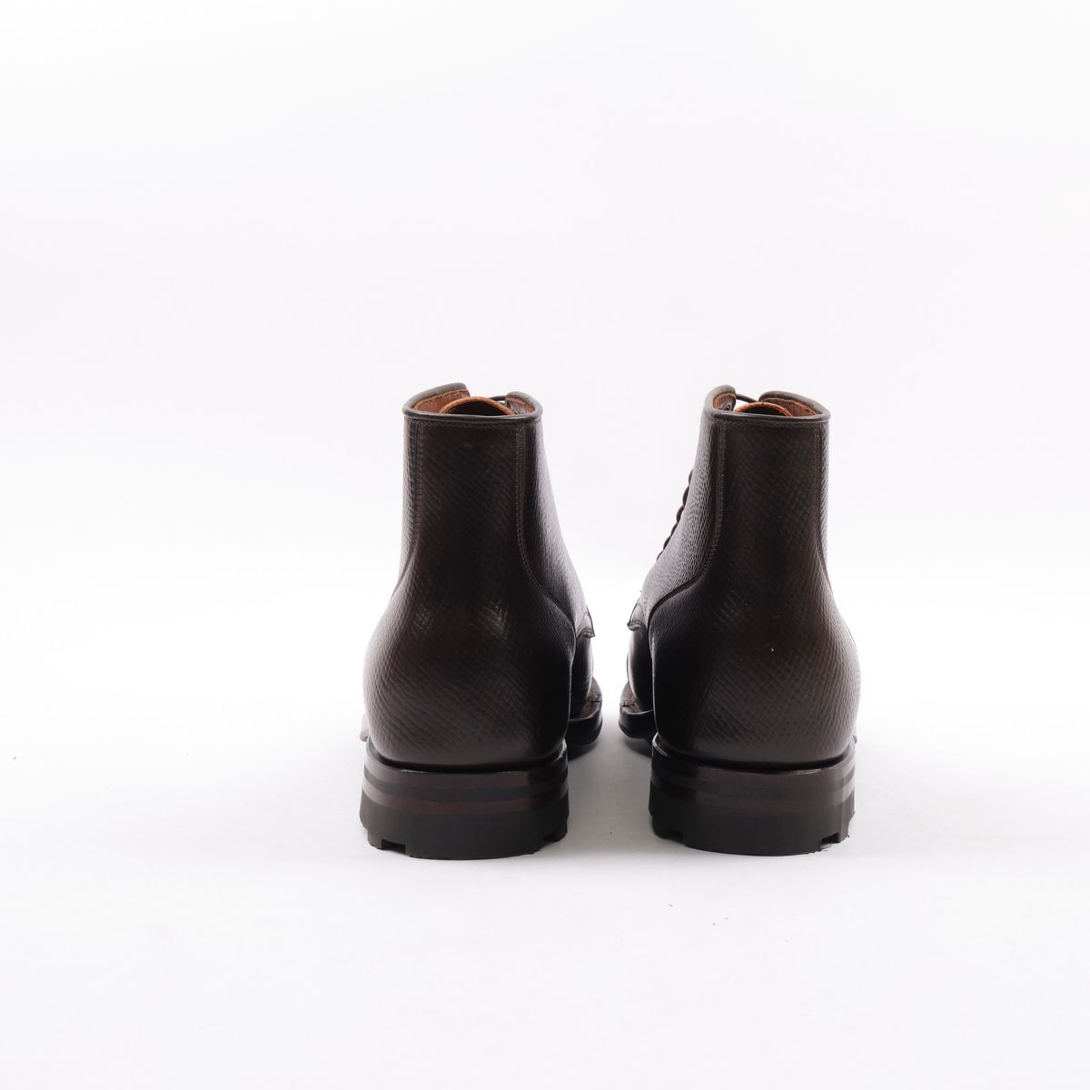 Photo by inthosejawnz on October 3, 2024 of the Viberg Service Boot BCT in Horween Cognac Shell Boxboard.