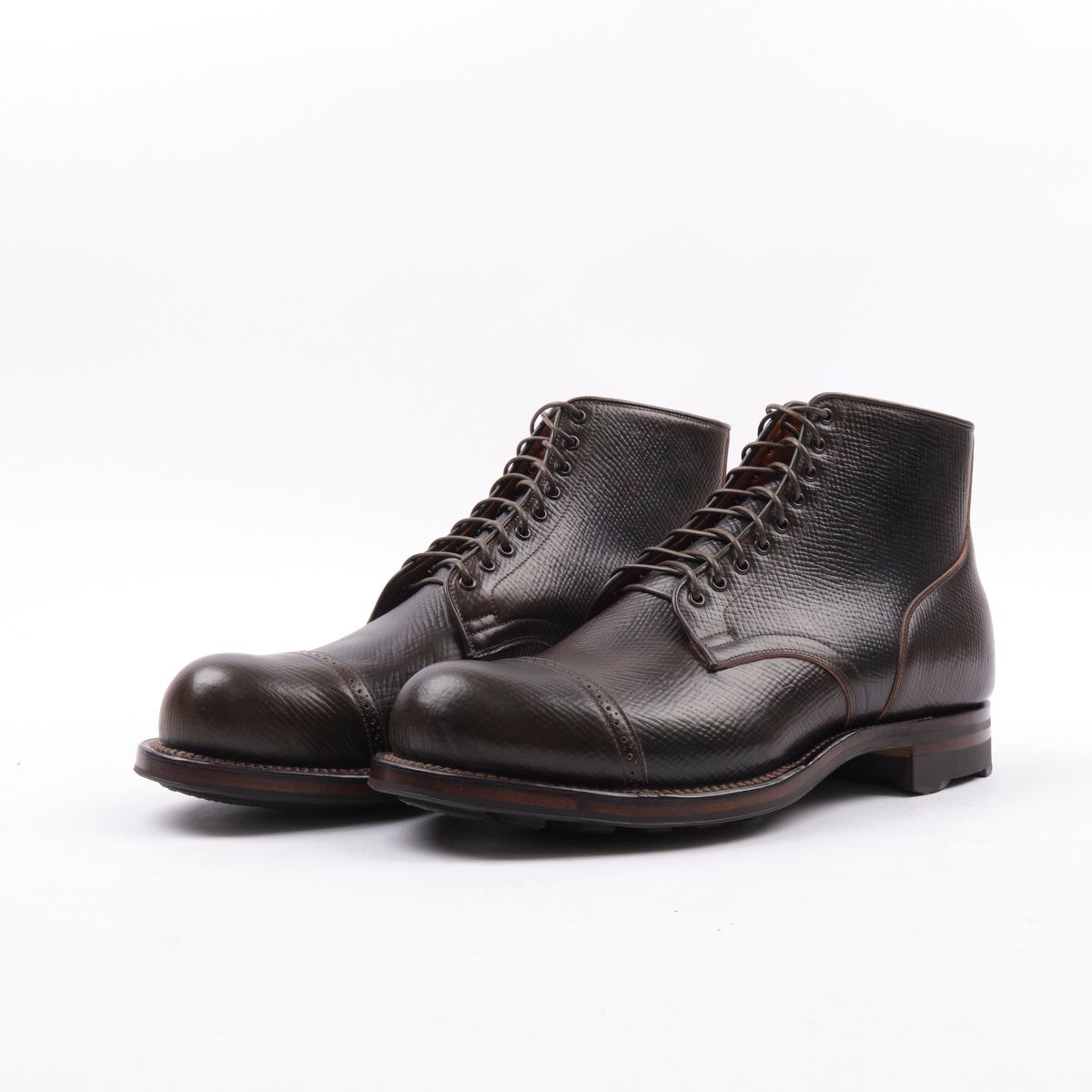 Photo by inthosejawnz on October 3, 2024 of the Viberg Service Boot BCT in Horween Cognac Shell Boxboard.