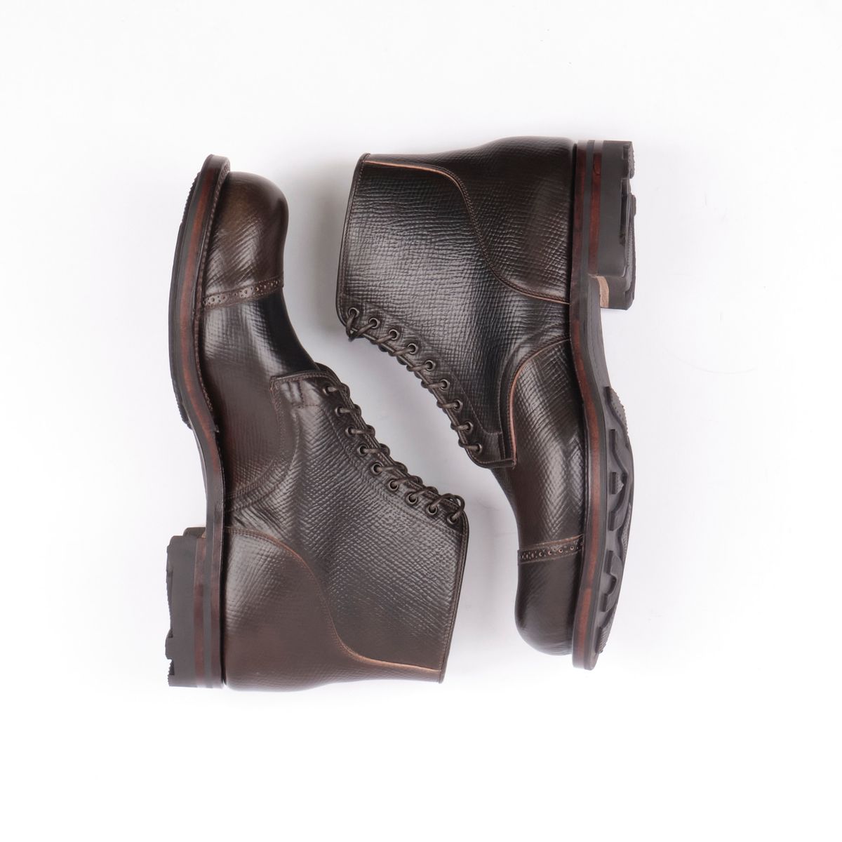 Photo by inthosejawnz on October 3, 2024 of the Viberg Service Boot BCT in Horween Cognac Shell Boxboard.
