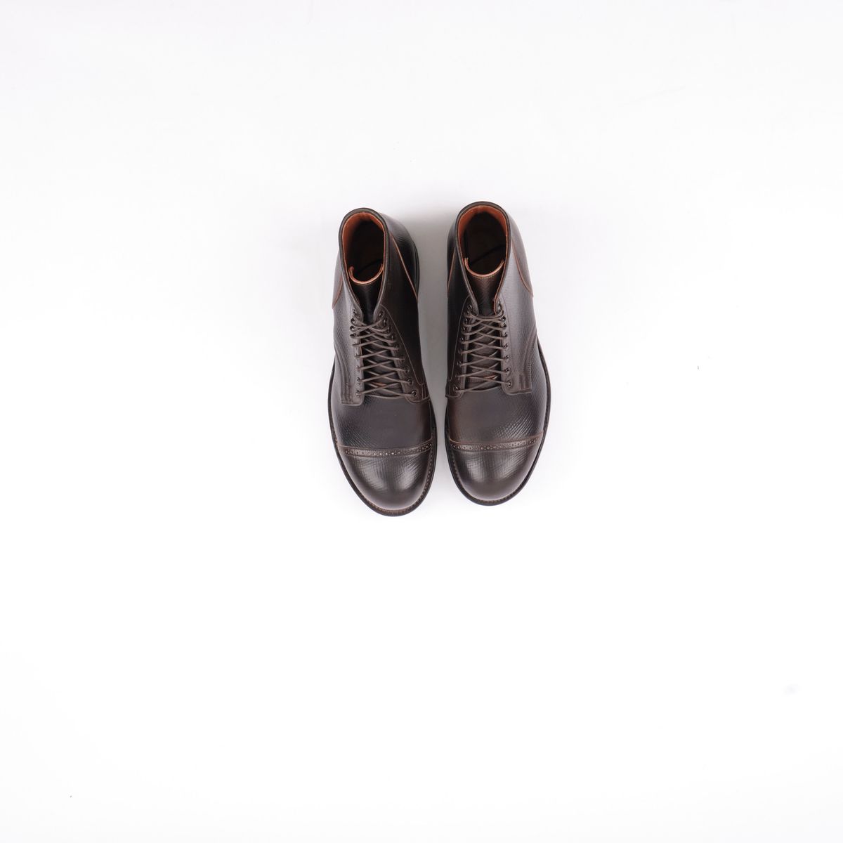 Photo by inthosejawnz on October 3, 2024 of the Viberg Service Boot BCT in Horween Cognac Shell Boxboard.