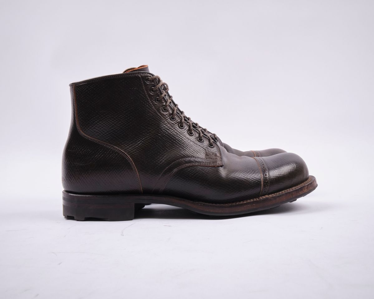 Photo by inthosejawnz on November 4, 2024 of the Viberg Service Boot BCT in Horween Cognac Shell Boxboard.