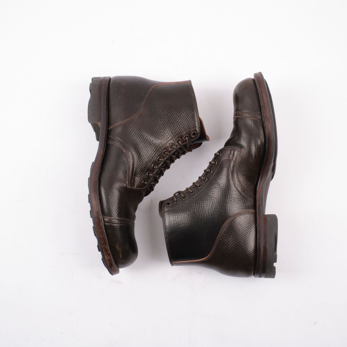 Photo by inthosejawnz on December 3, 2024 of the Viberg Service Boot BCT in Horween Cognac Shell Boxboard.