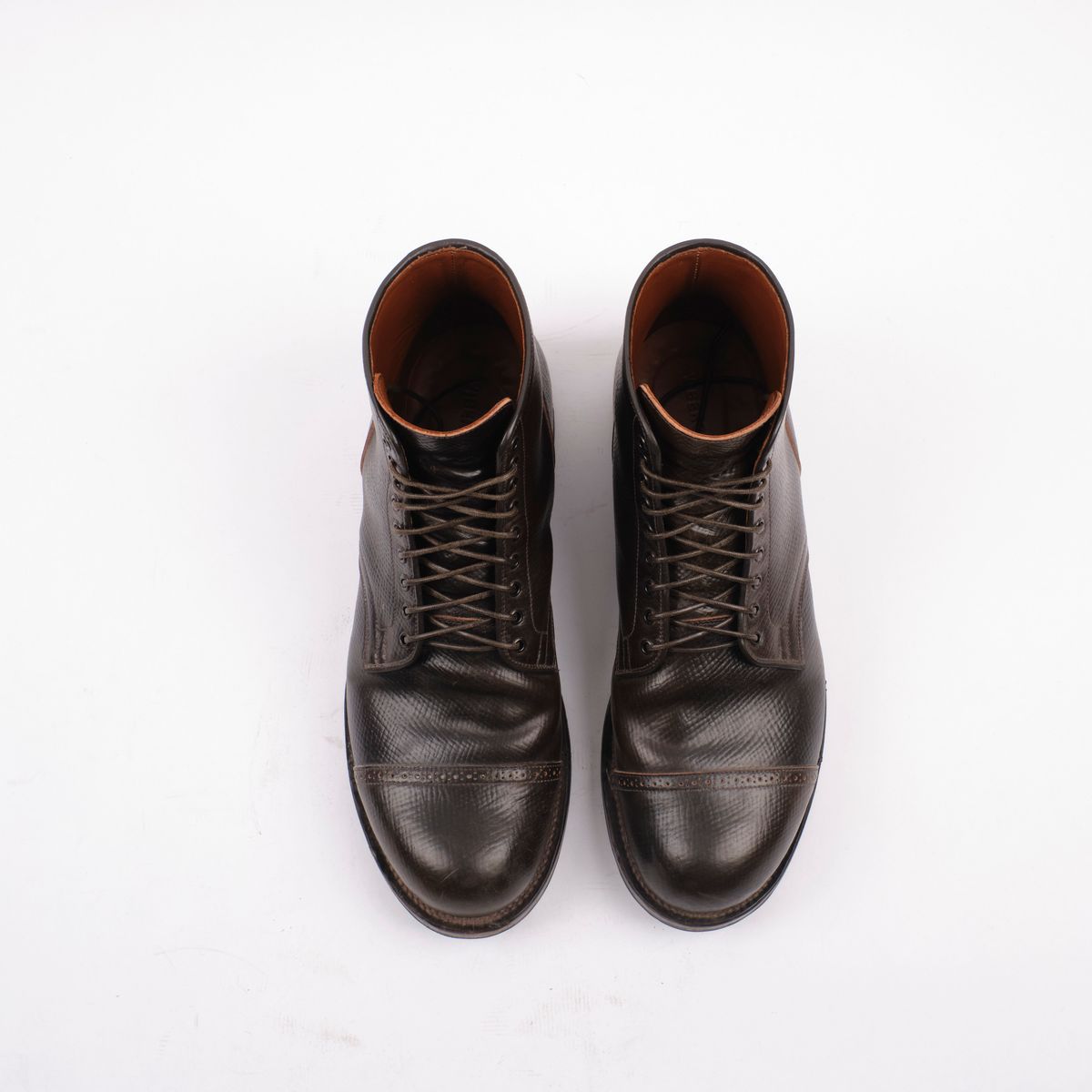 Photo by inthosejawnz on December 3, 2024 of the Viberg Service Boot BCT in Horween Cognac Shell Boxboard.