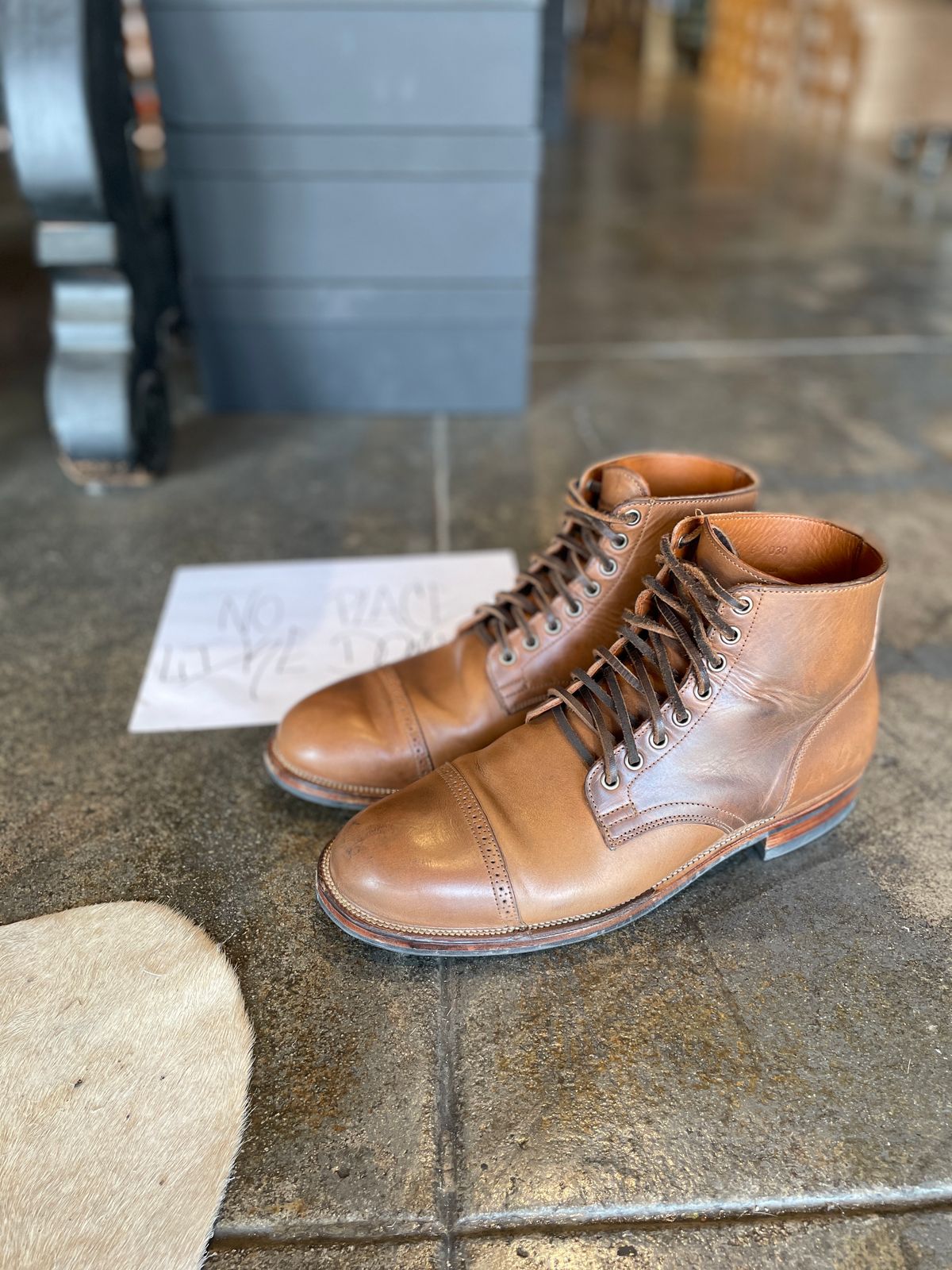 Photo by inthosejawnz on November 4, 2022 of the Viberg Service Boot BCT in Horween Bourbon Horsebutt.
