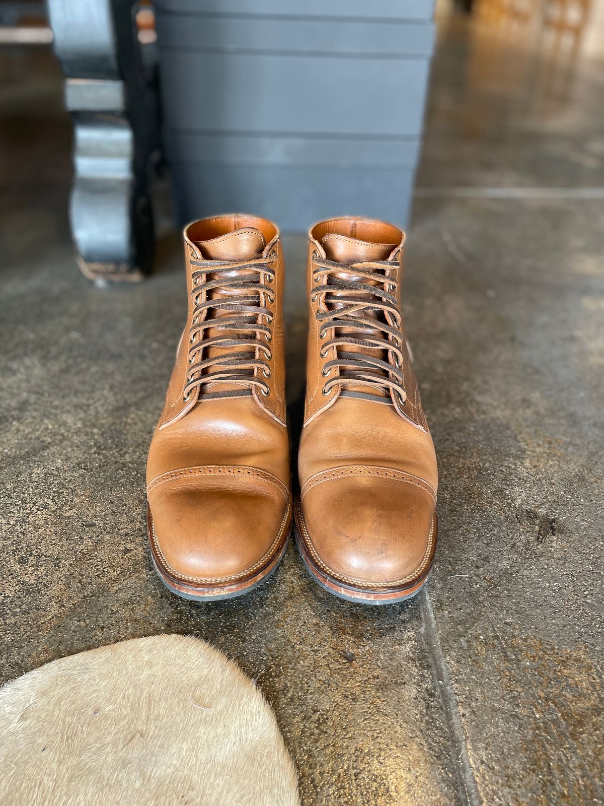 Photo by inthosejawnz on November 4, 2022 of the Viberg Service Boot BCT in Horween Bourbon Horsebutt.