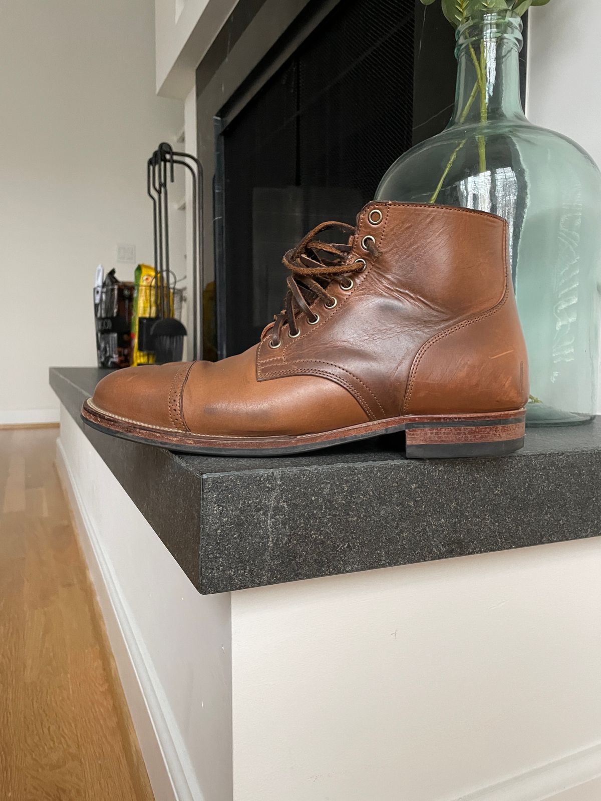 Photo by inthosejawnz on January 5, 2023 of the Viberg Service Boot BCT in Horween Bourbon Horsebutt.
