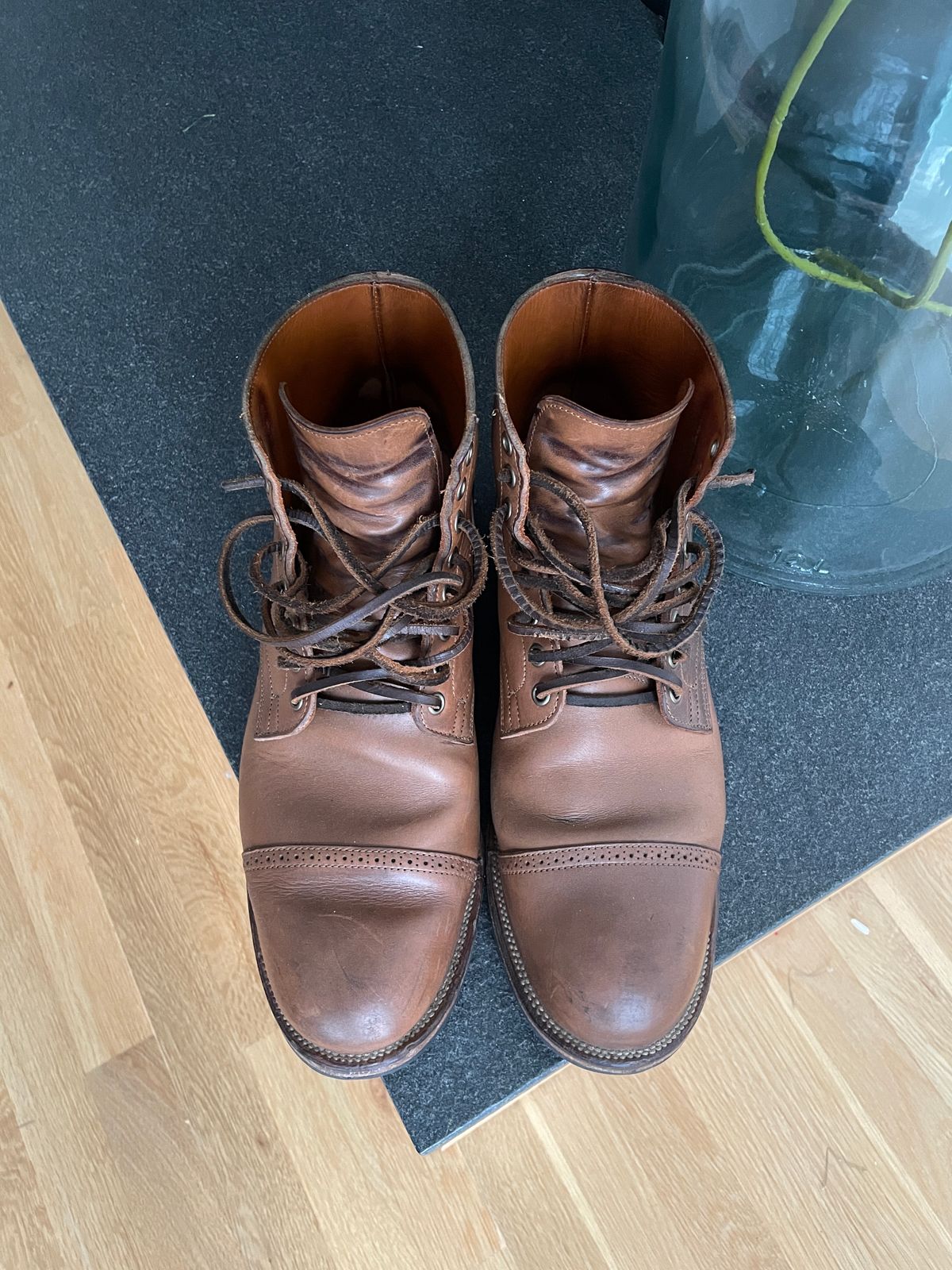 Photo by inthosejawnz on January 5, 2023 of the Viberg Service Boot BCT in Horween Bourbon Horsebutt.