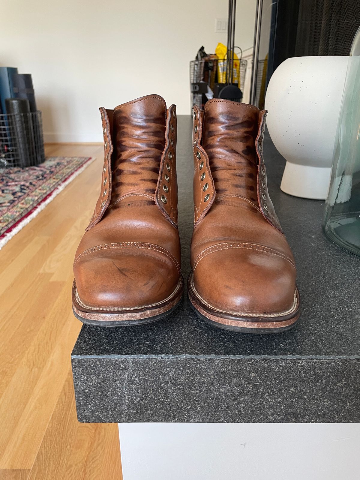 Photo by inthosejawnz on February 6, 2023 of the Viberg Service Boot BCT in Horween Bourbon Horsebutt.