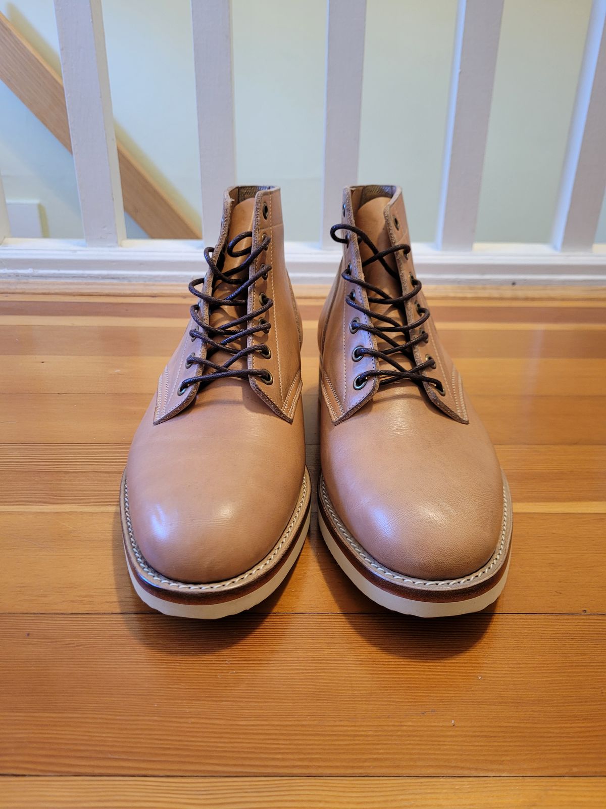 Photo by MyNameisJeff on October 1, 2023 of the Onderhoud SVC01 Boondocker in Horween Natural Essex.