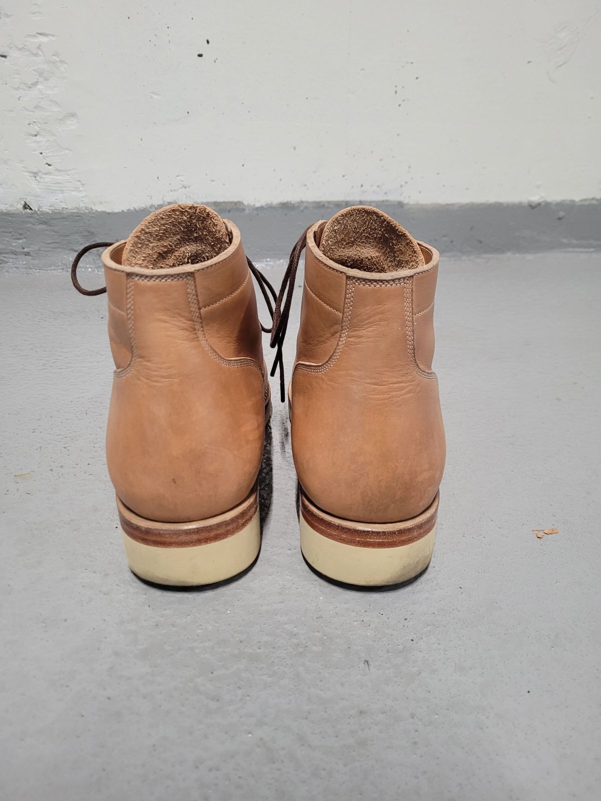 Photo by MyNameisJeff on November 2, 2023 of the Onderhoud SVC01 Boondocker in Horween Natural Essex.