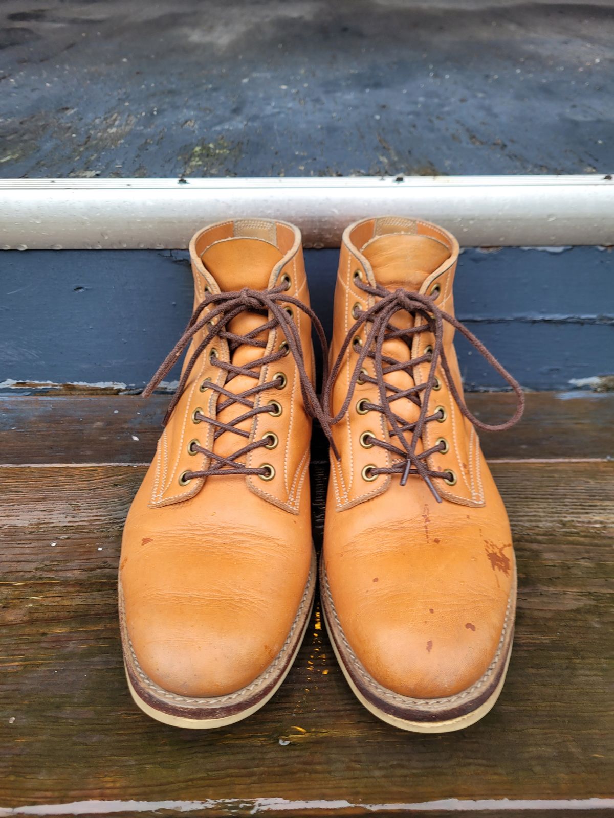 Photo by MyNameisJeff on March 1, 2024 of the Onderhoud SVC01 Boondocker in Horween Natural Essex.