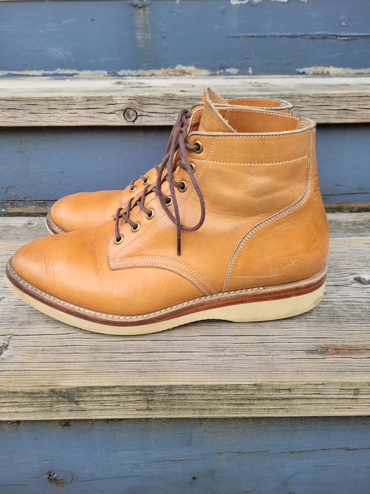 Photo by MyNameisJeff on April 4, 2024 of the Onderhoud SVC01 Boondocker in Horween Natural Essex.