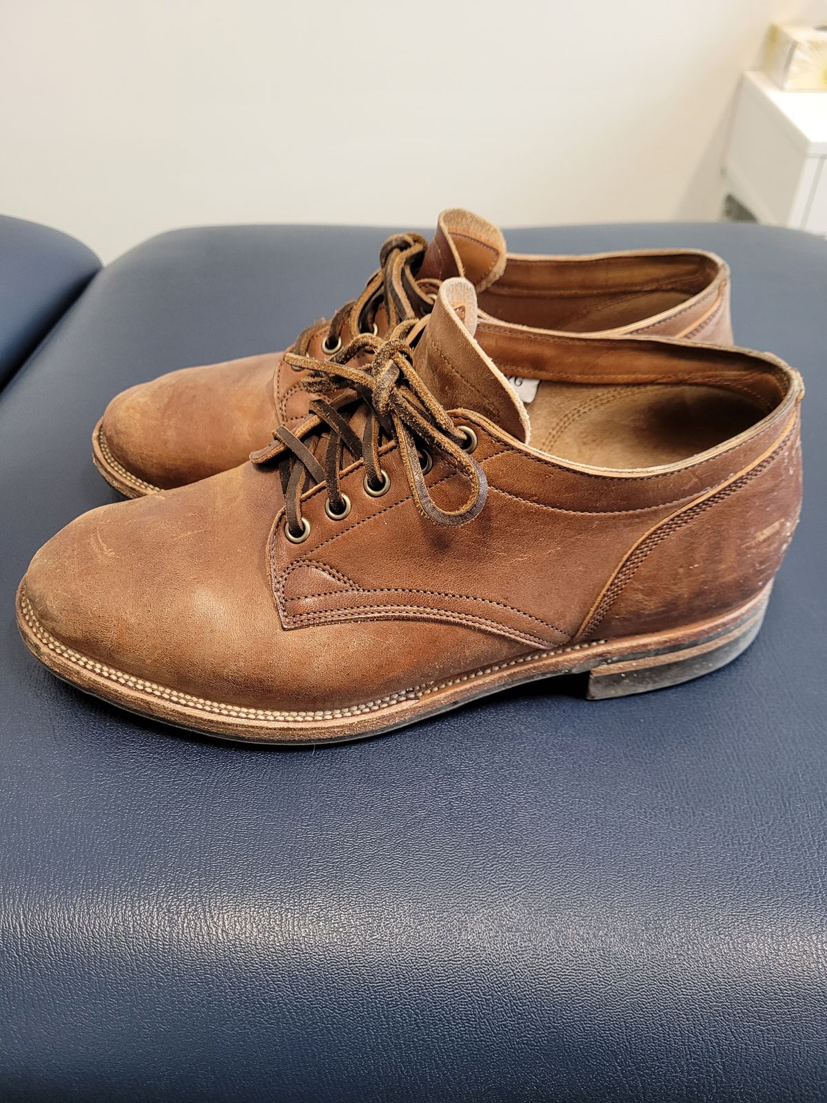 Photo by MyNameisJeff on March 6, 2023 of the Viberg 145 Oxford in Horween Natural Essex Workshoe Butt.