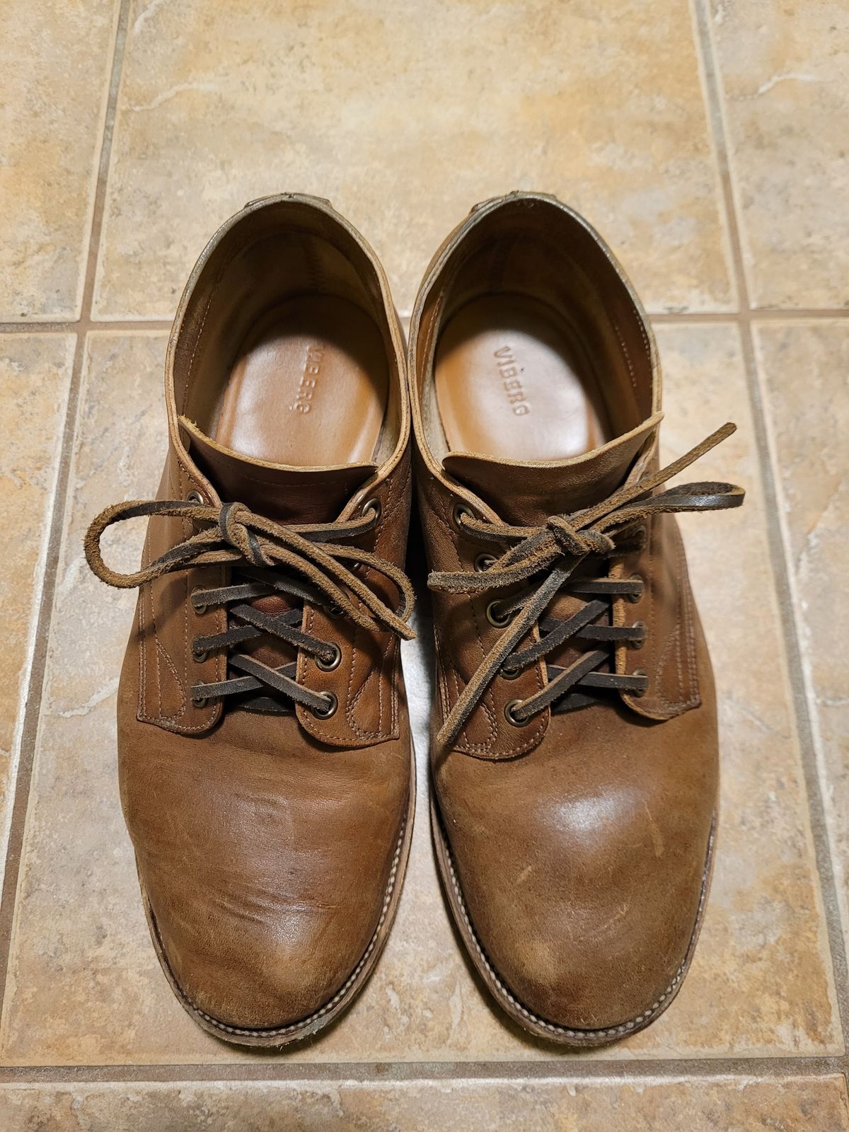 Photo by MyNameisJeff on March 6, 2023 of the Viberg 145 Oxford in Horween Natural Essex Workshoe Butt.