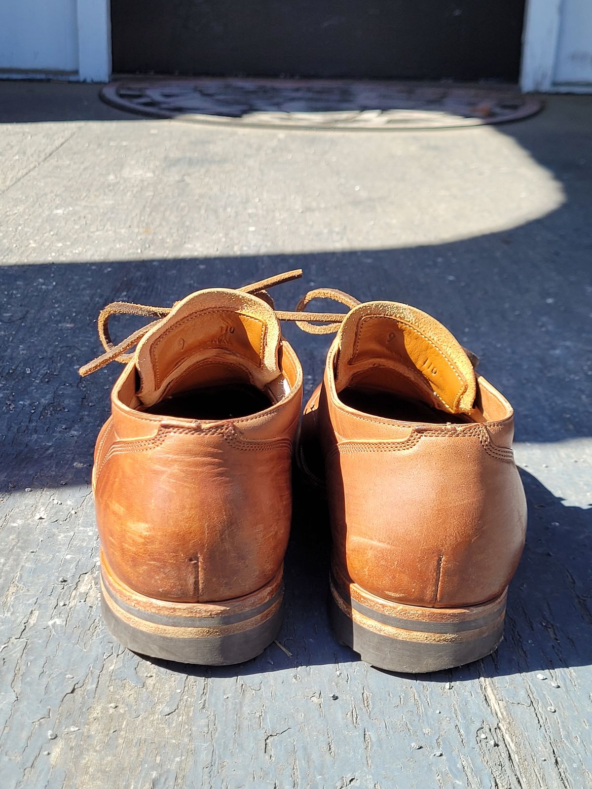 Photo by MyNameisJeff on April 1, 2023 of the Viberg 145 Oxford in Horween Natural Essex Workshoe Butt.