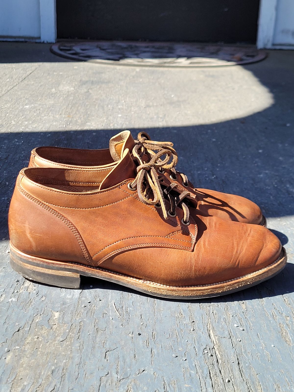 Photo by MyNameisJeff on April 1, 2023 of the Viberg 145 Oxford in Horween Natural Essex Workshoe Butt.