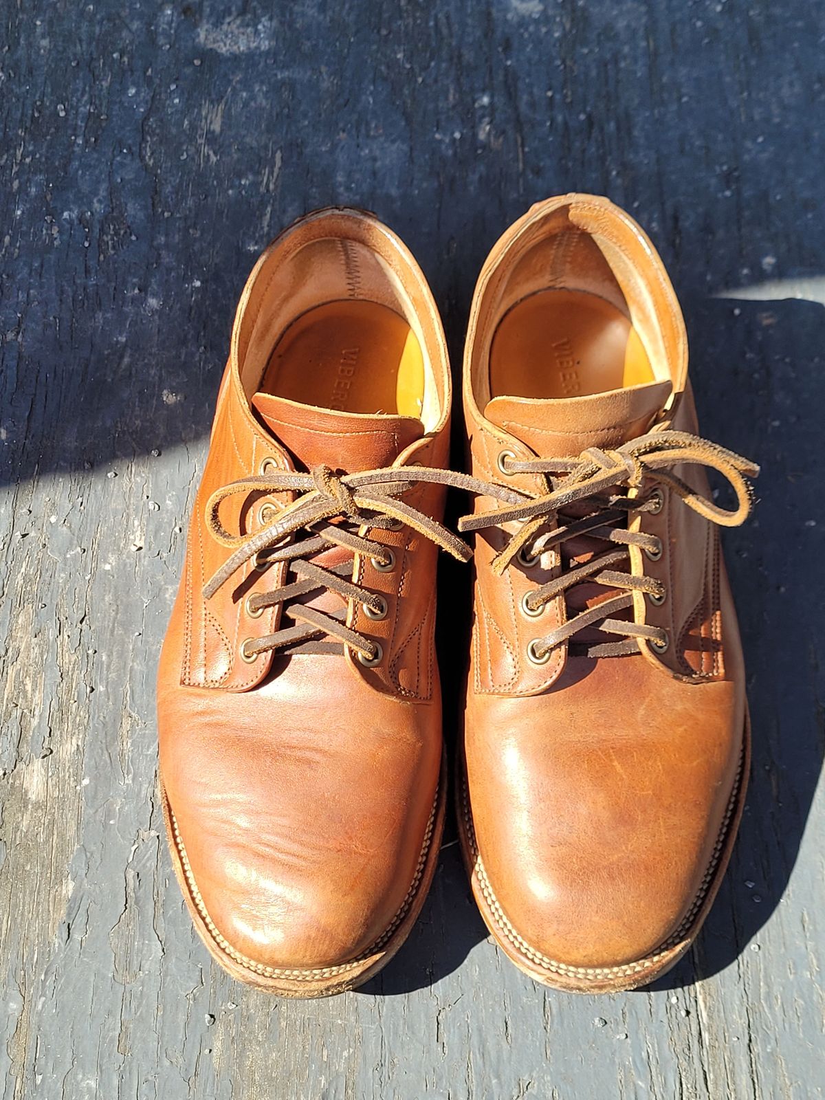 Photo by MyNameisJeff on April 1, 2023 of the Viberg 145 Oxford in Horween Natural Essex Workshoe Butt.