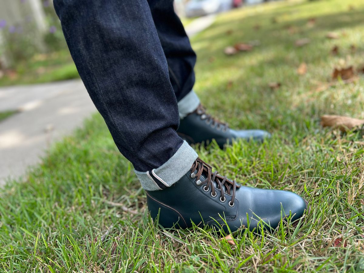 Photo by almalik1226 on October 1, 2023 of the Grant Stone Diesel Boot in Horween Navy Chromexcel.
