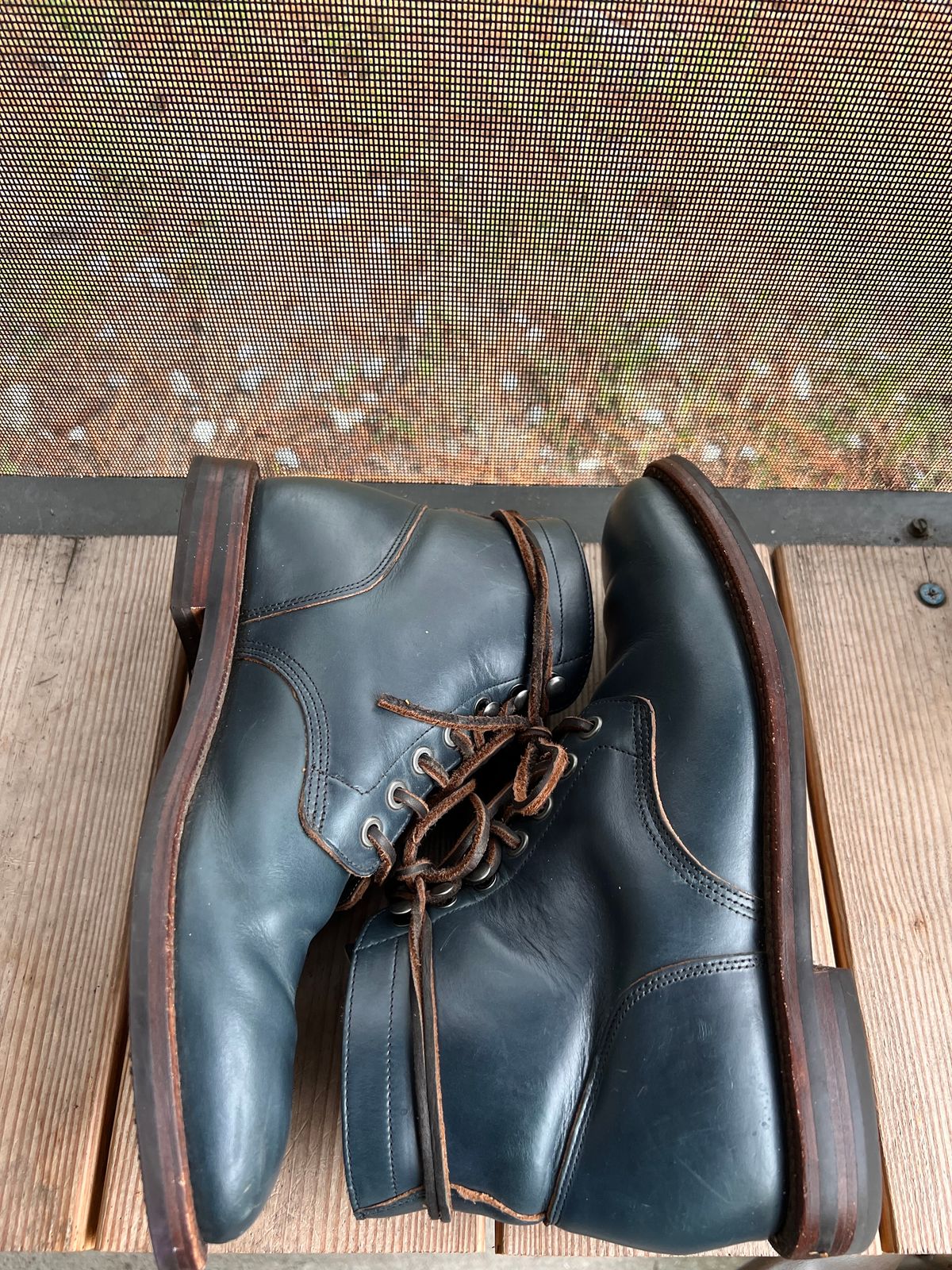 Photo by almalik1226 on November 3, 2023 of the Grant Stone Diesel Boot in Horween Navy Chromexcel.