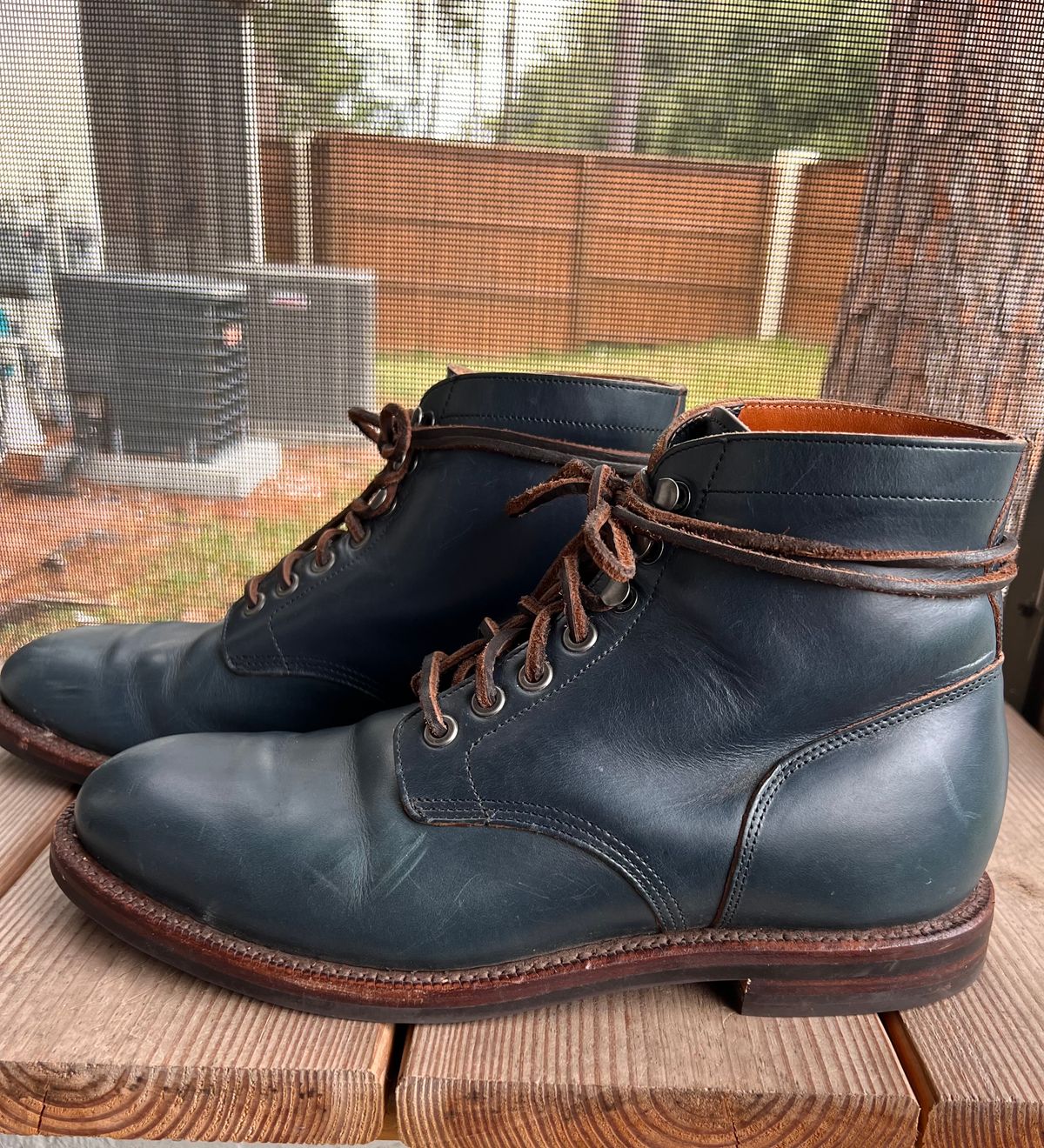 Photo by almalik1226 on November 3, 2023 of the Grant Stone Diesel Boot in Horween Navy Chromexcel.