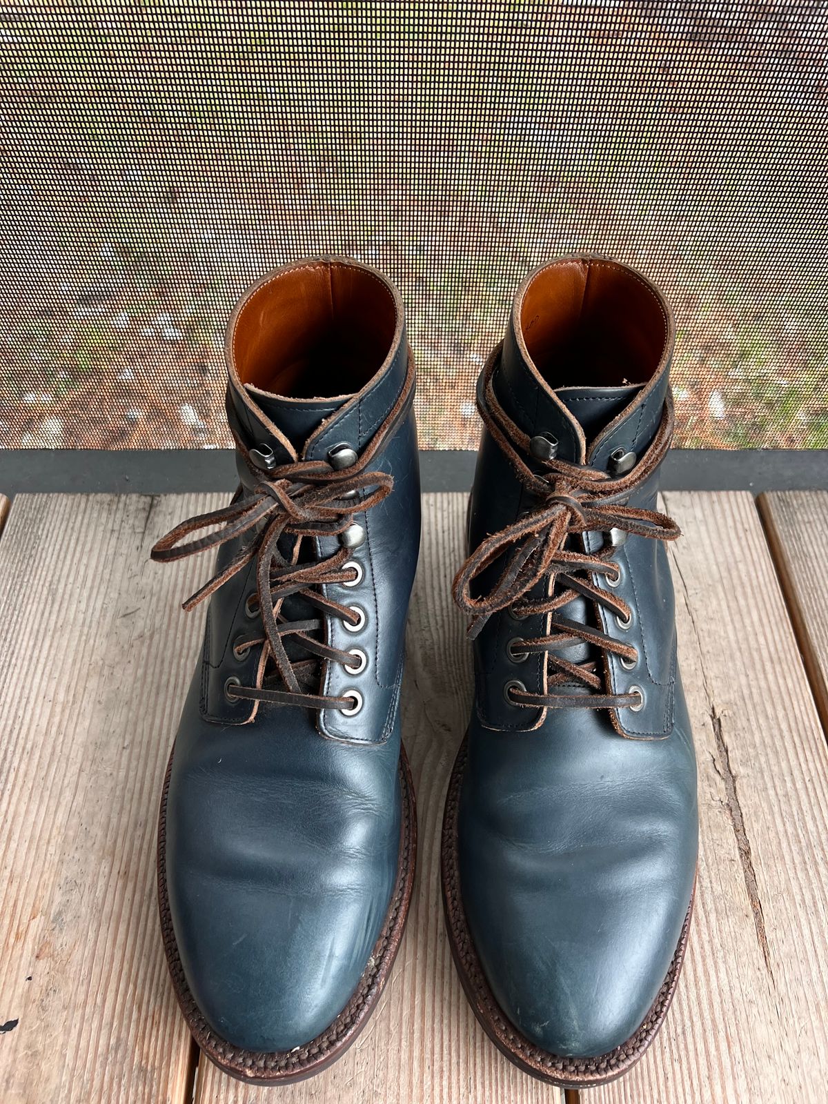 Photo by almalik1226 on November 3, 2023 of the Grant Stone Diesel Boot in Horween Navy Chromexcel.