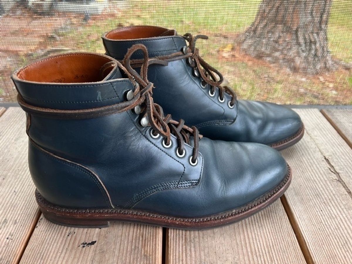 Photo by almalik1226 on December 5, 2023 of the Grant Stone Diesel Boot in Horween Navy Chromexcel.