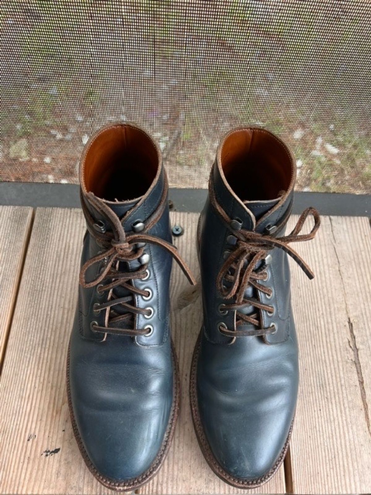 Photo by almalik1226 on December 5, 2023 of the Grant Stone Diesel Boot in Horween Navy Chromexcel.