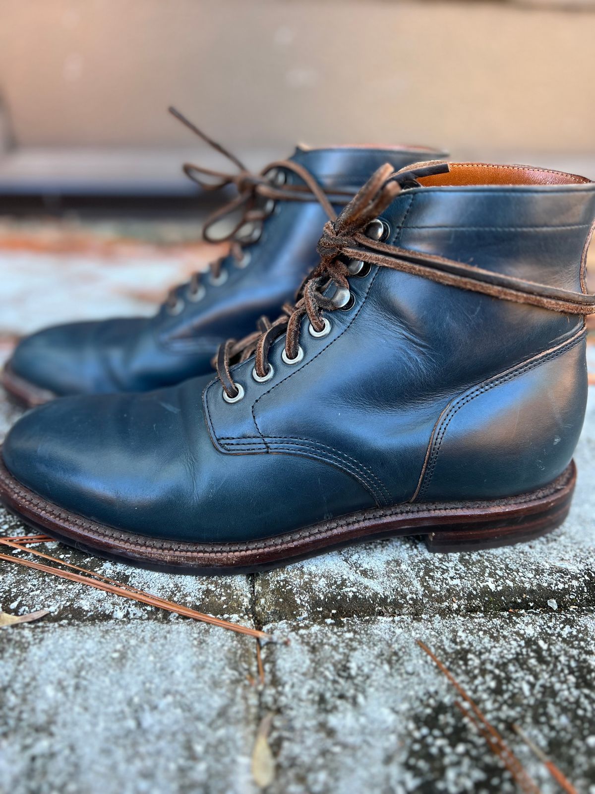 Photo by almalik1226 on January 5, 2024 of the Grant Stone Diesel Boot in Horween Navy Chromexcel.