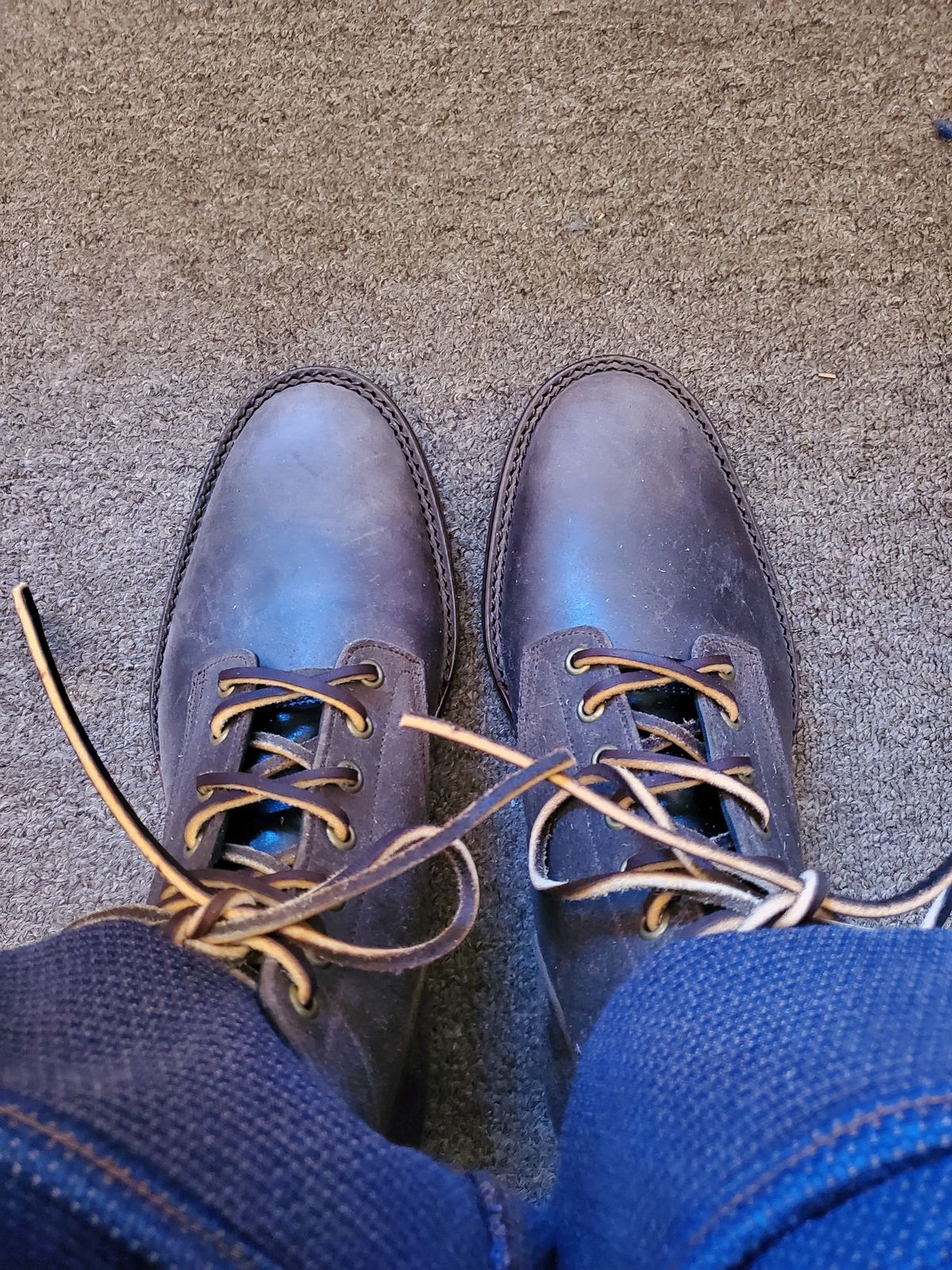 Photo by AlucardX on October 9, 2025 of the Onderhoud SVC01 Boondocker in Maryam 1071 Rovescio Sego Horsebutt.