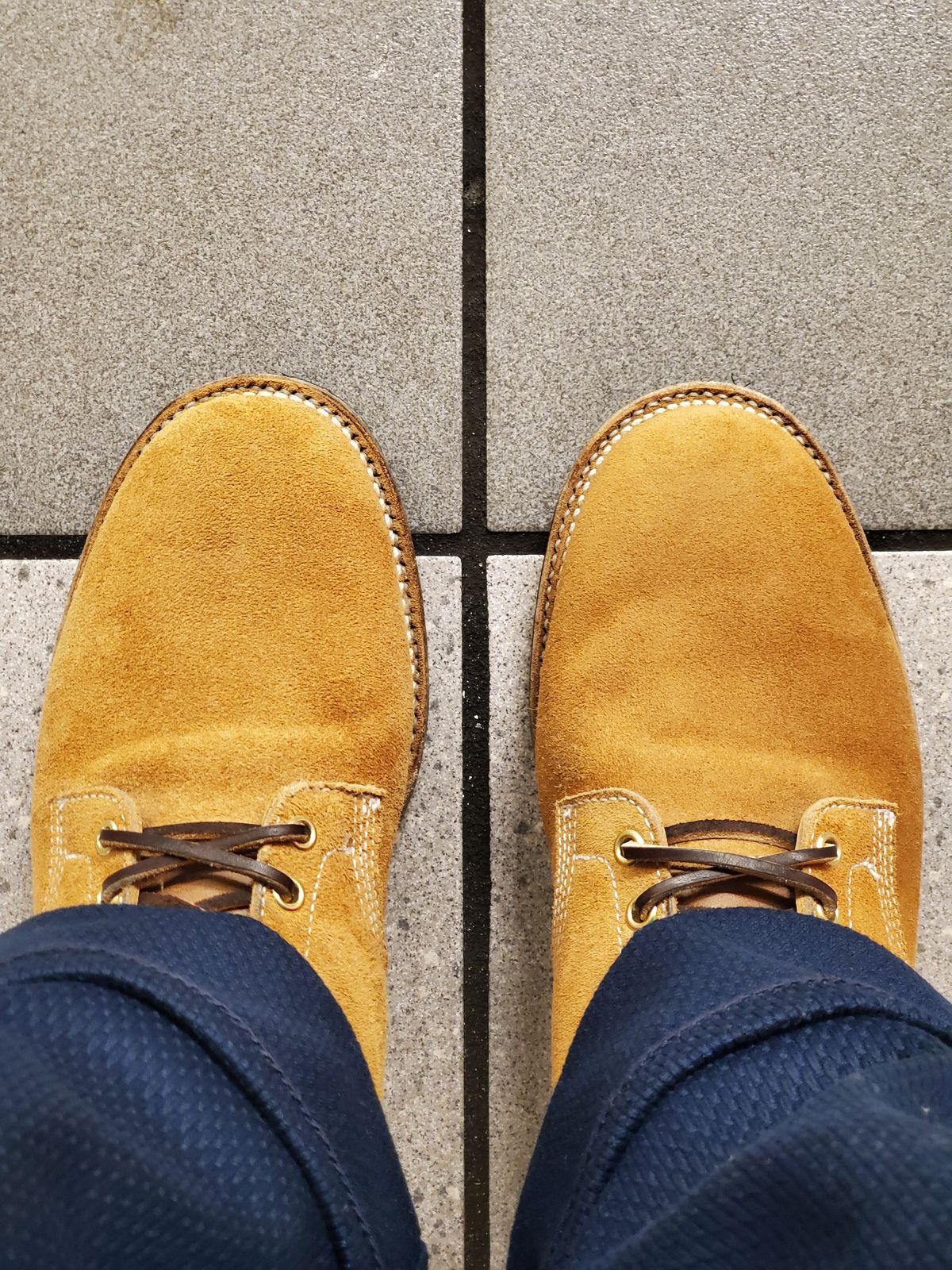 Photo by AlucardX on March 2, 2024 of the Viberg Boondocker in Horween Faded Wheat Chamois Roughout.