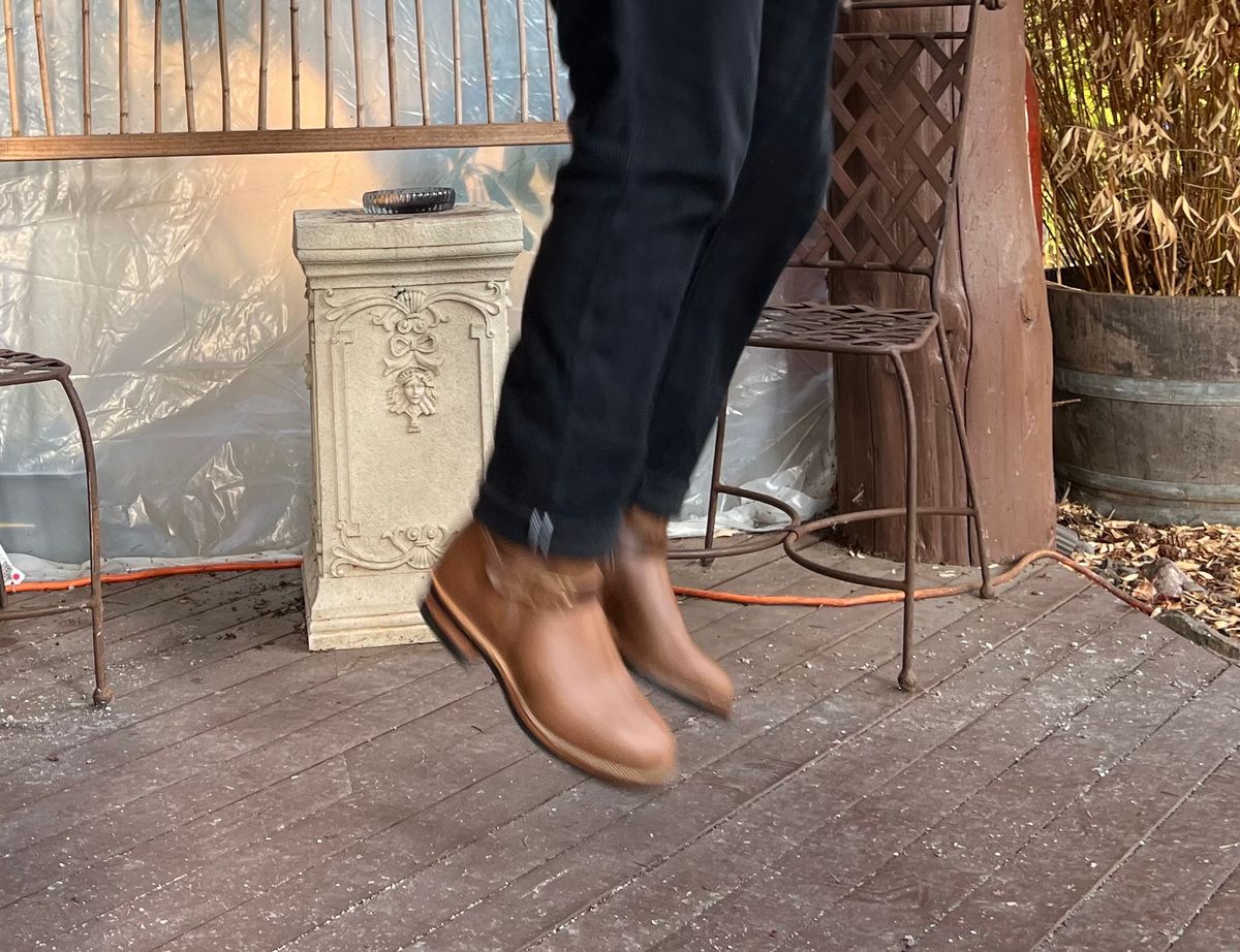Photo by upsett1_spaghett1 on October 4, 2022 of the Viberg Engineer in Horween Natural Chromexcel.