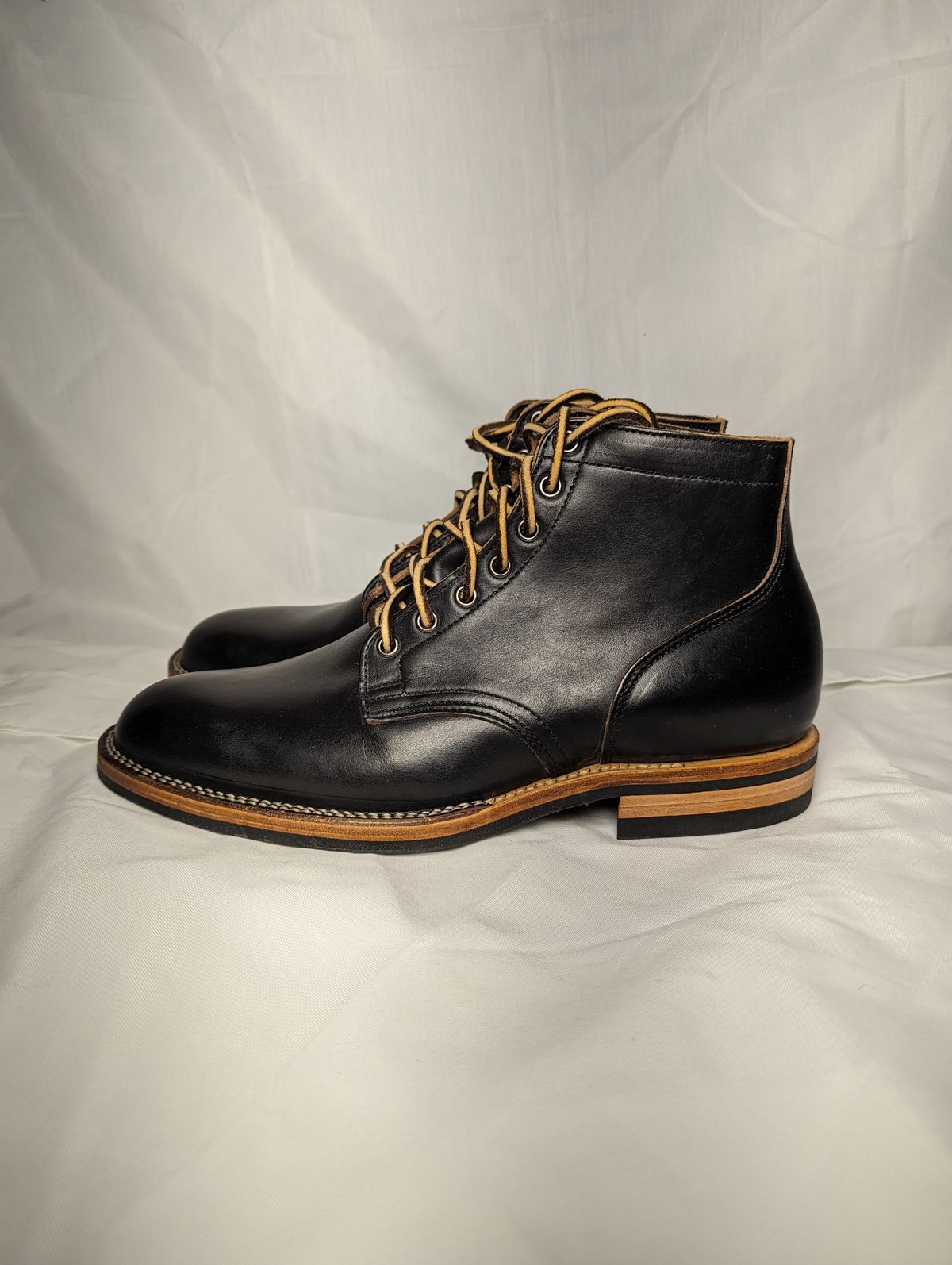 Photo by drtobiassfunke on October 2, 2023 of the Viberg Service Boot in Horween Black Chromexcel.