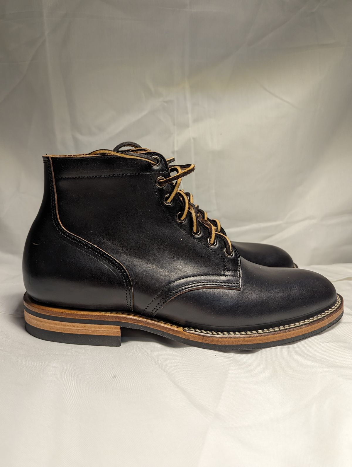 Photo by drtobiassfunke on October 2, 2023 of the Viberg Service Boot in Horween Black Chromexcel.