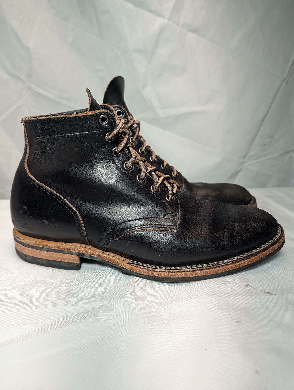 Photo by drtobiassfunke on November 9, 2023 of the Viberg Service Boot in Horween Black Chromexcel.