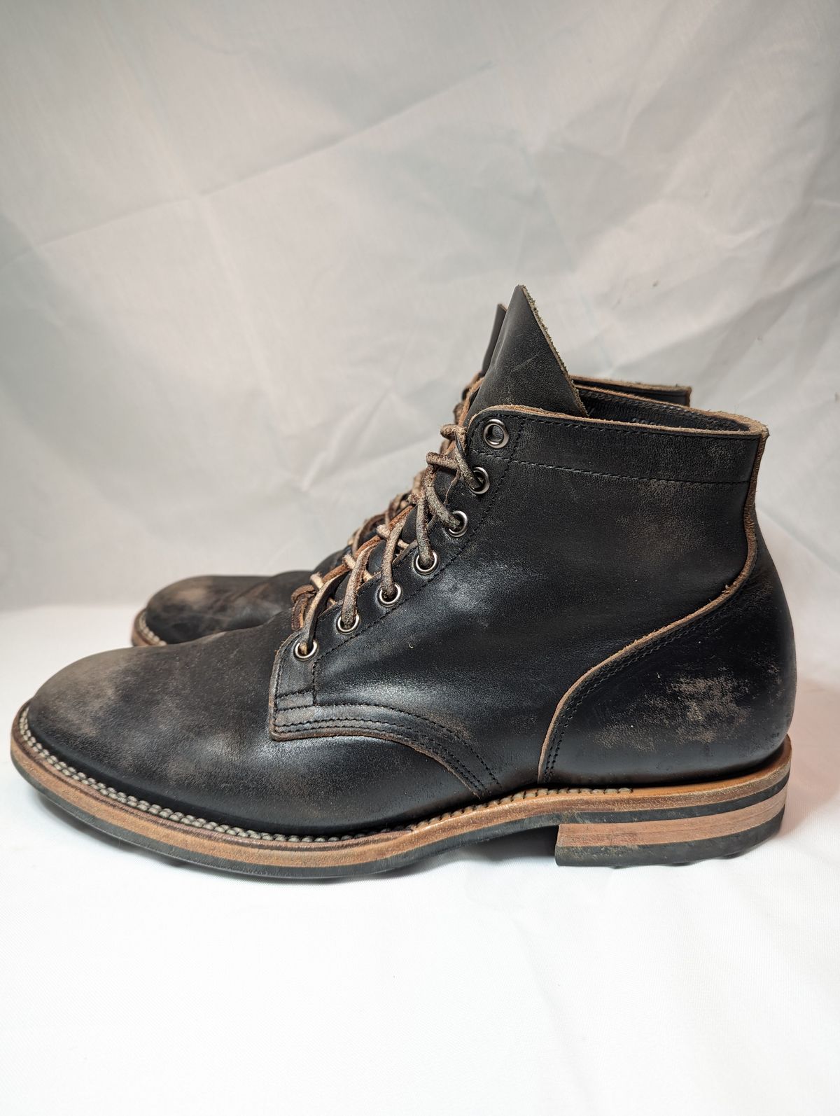 Photo by drtobiassfunke on December 6, 2023 of the Viberg Service Boot in Horween Black Chromexcel.
